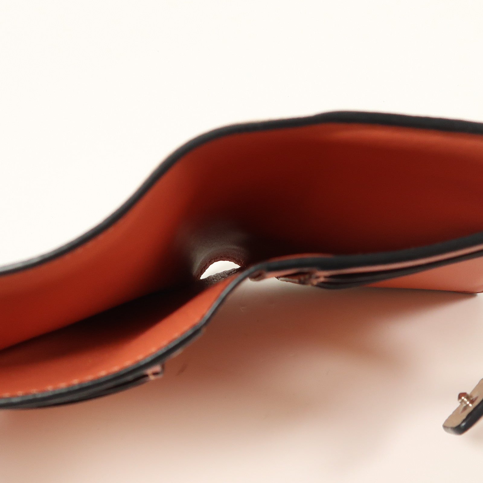 LOEWE 牛皮皮革Fold Wallet銀扣錢包