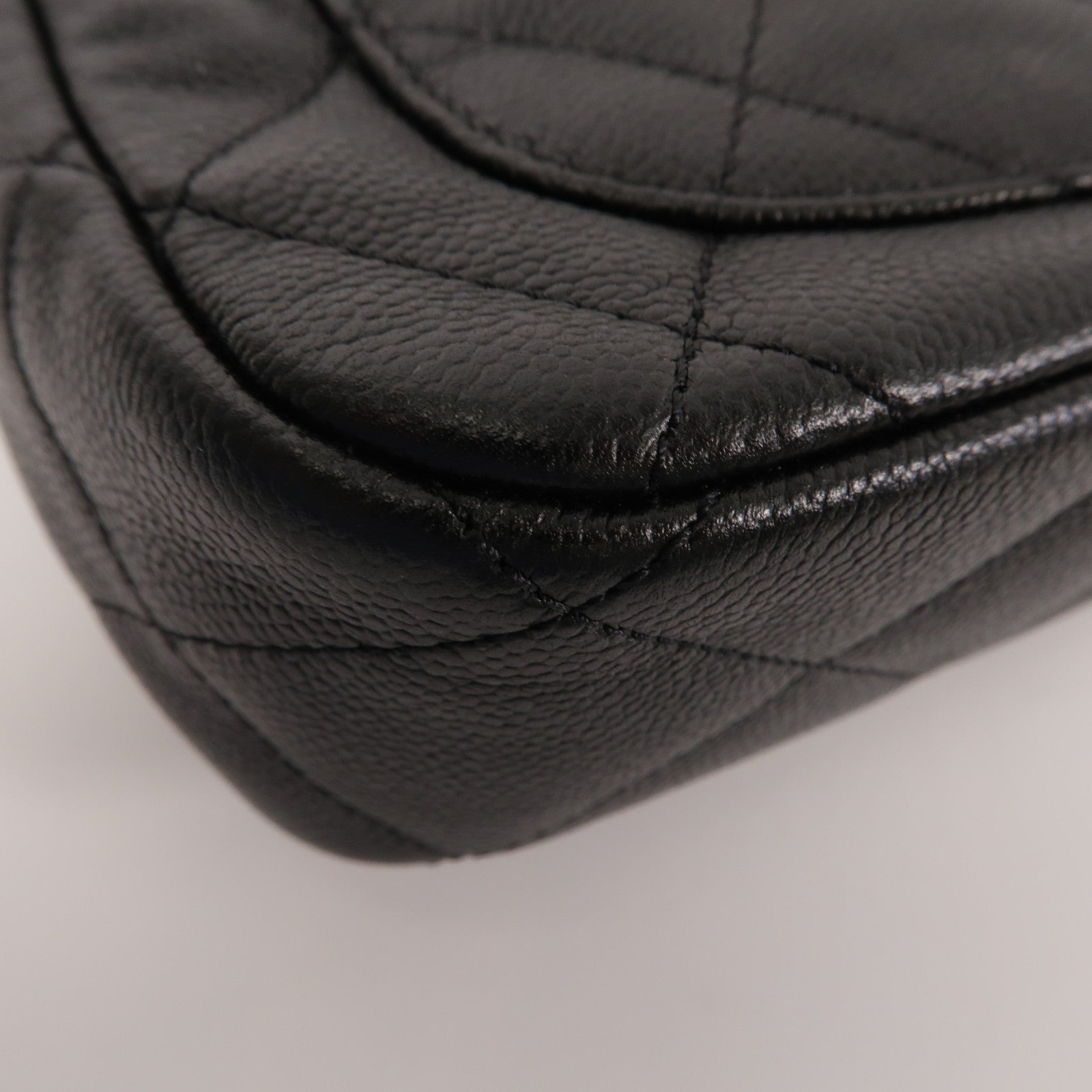 CHANEL 牛皮皮革Heart Crush Mini Flap Bag鏈帶肩背袋