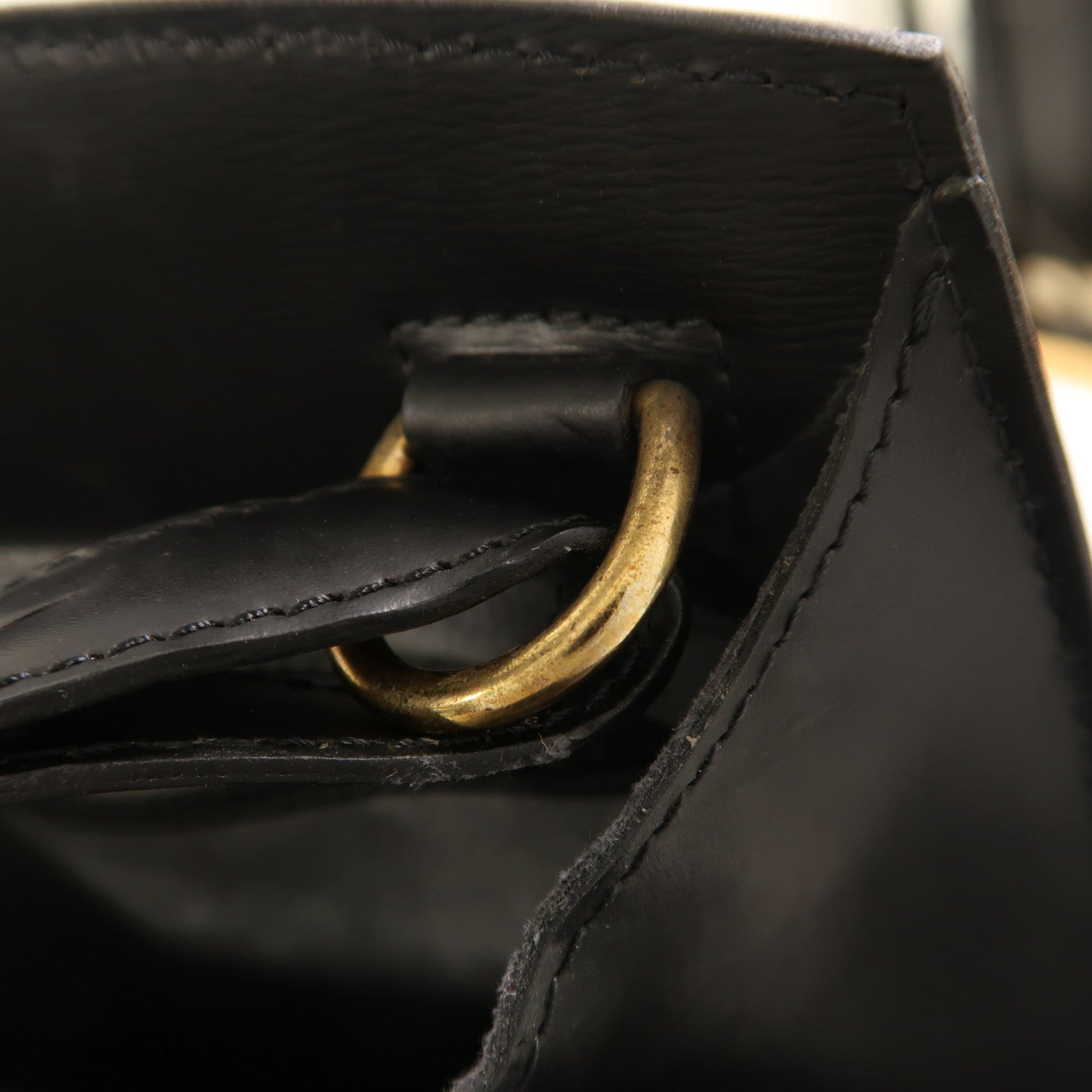 LOUIS VUITTON Epi Cluny金扣肩背袋