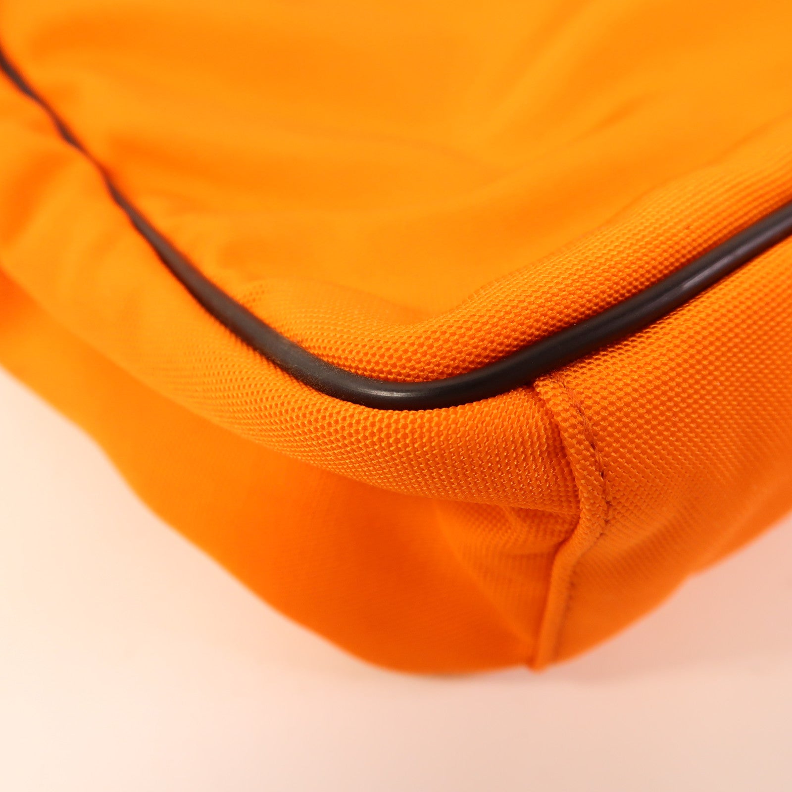 GUCCI 【萬聖節商品】尼龍Nylon Flight Messenger Bag銀扣手挽袋