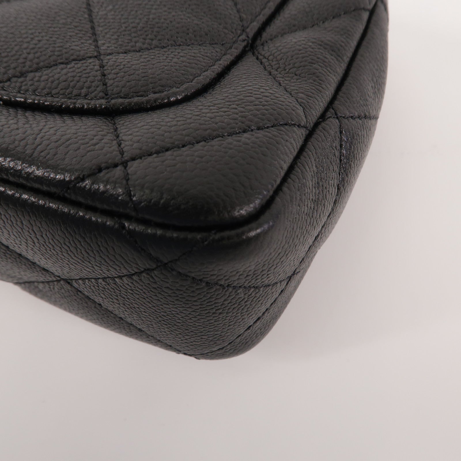 CHANEL 牛皮皮革Heart Crush Mini Flap Bag鏈帶肩背袋