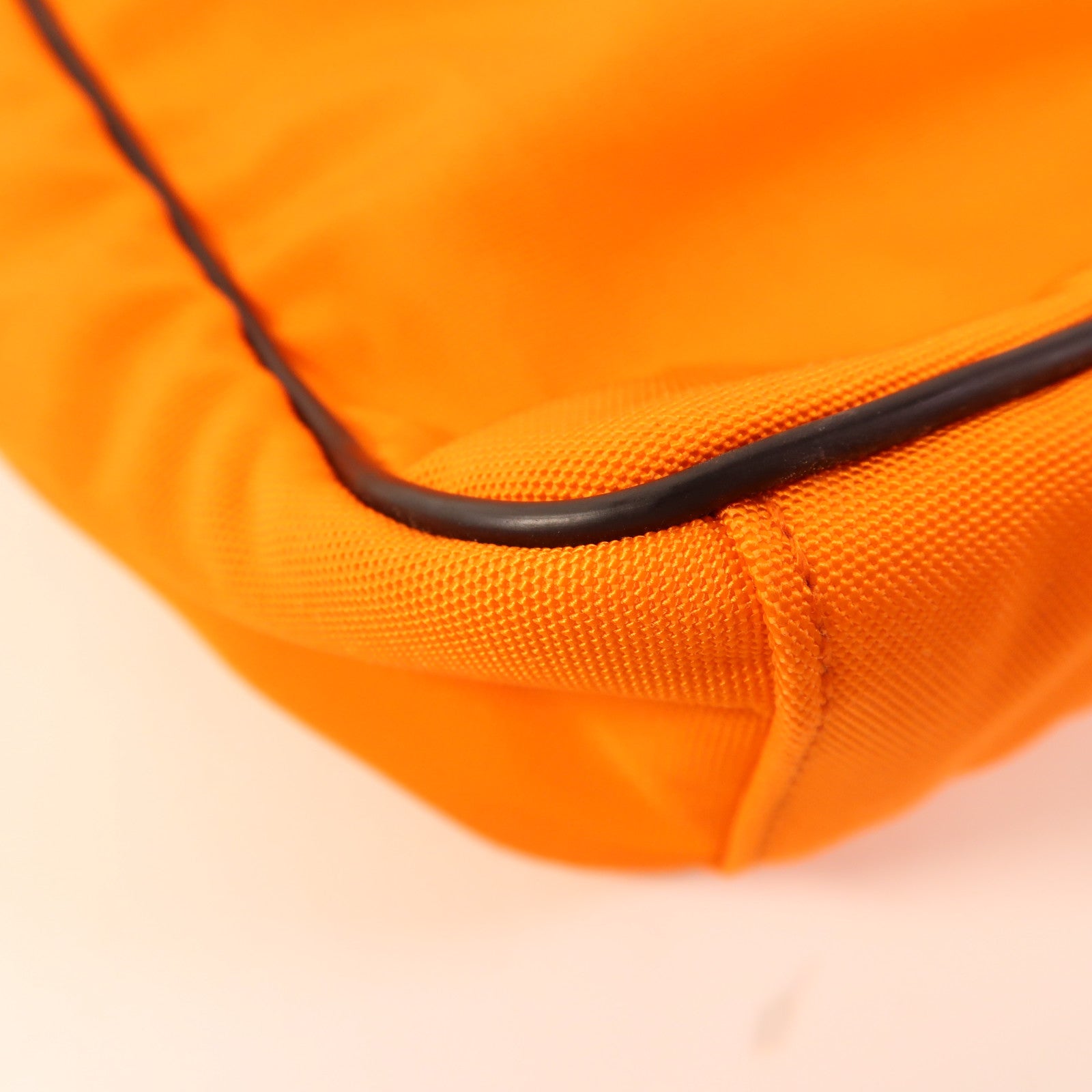 GUCCI 【萬聖節商品】尼龍Nylon Flight Messenger Bag銀扣手挽袋