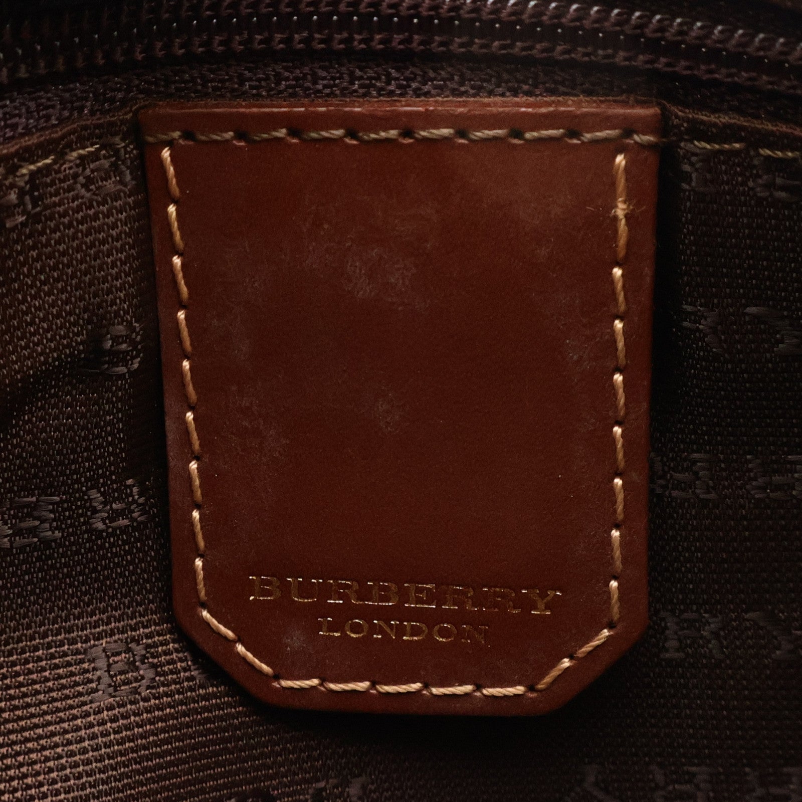 BURBERRY 塗層帆布Shoulder Bag金扣肩背袋