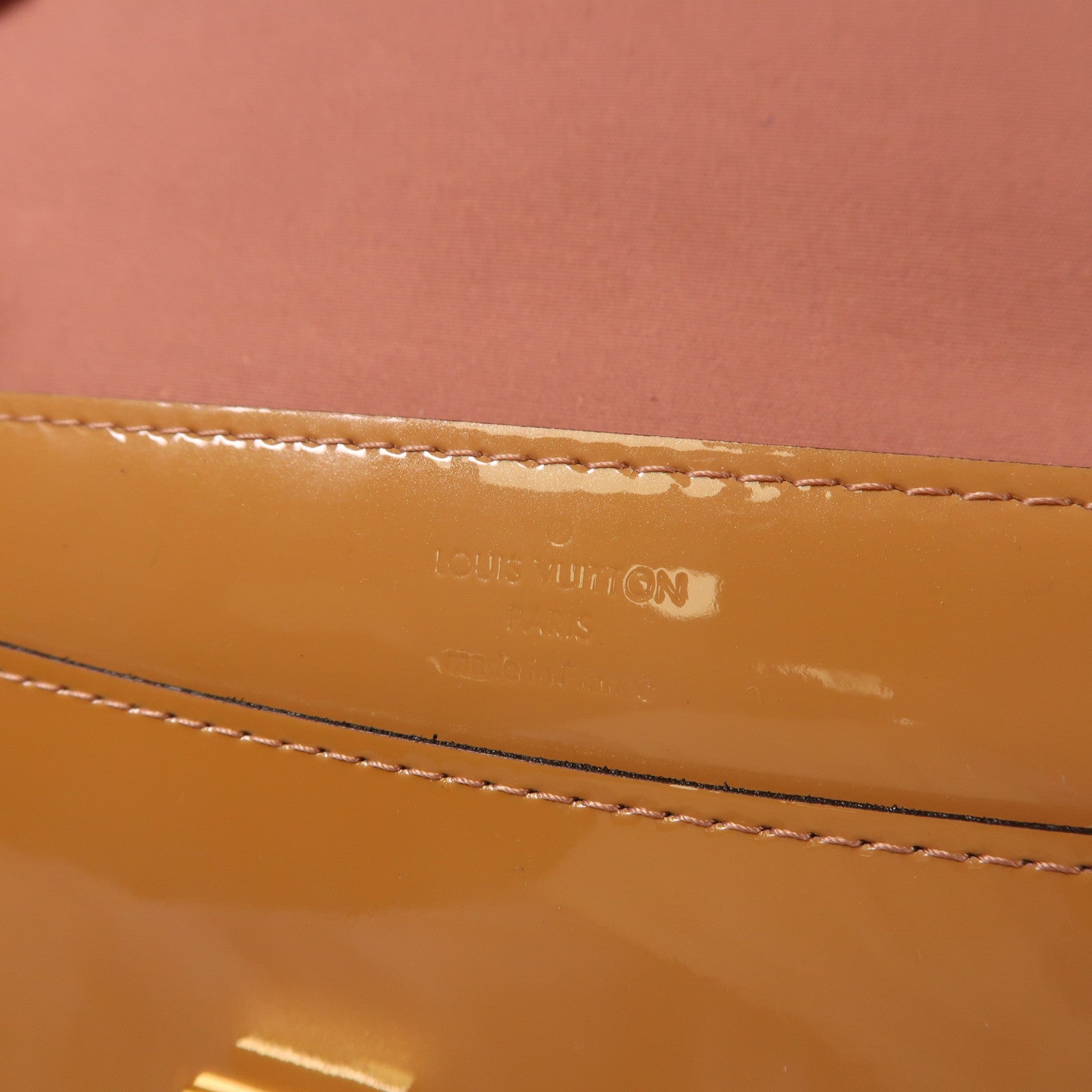 LOUIS VUITTON Monogram Vernis Louise金扣手拿包