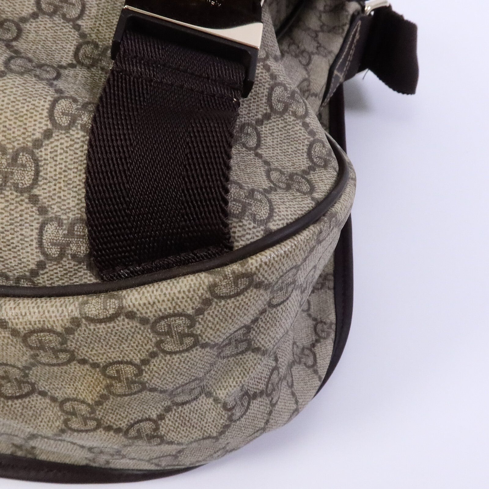 GUCCI 塗層帆布Messenger Bag肩背袋