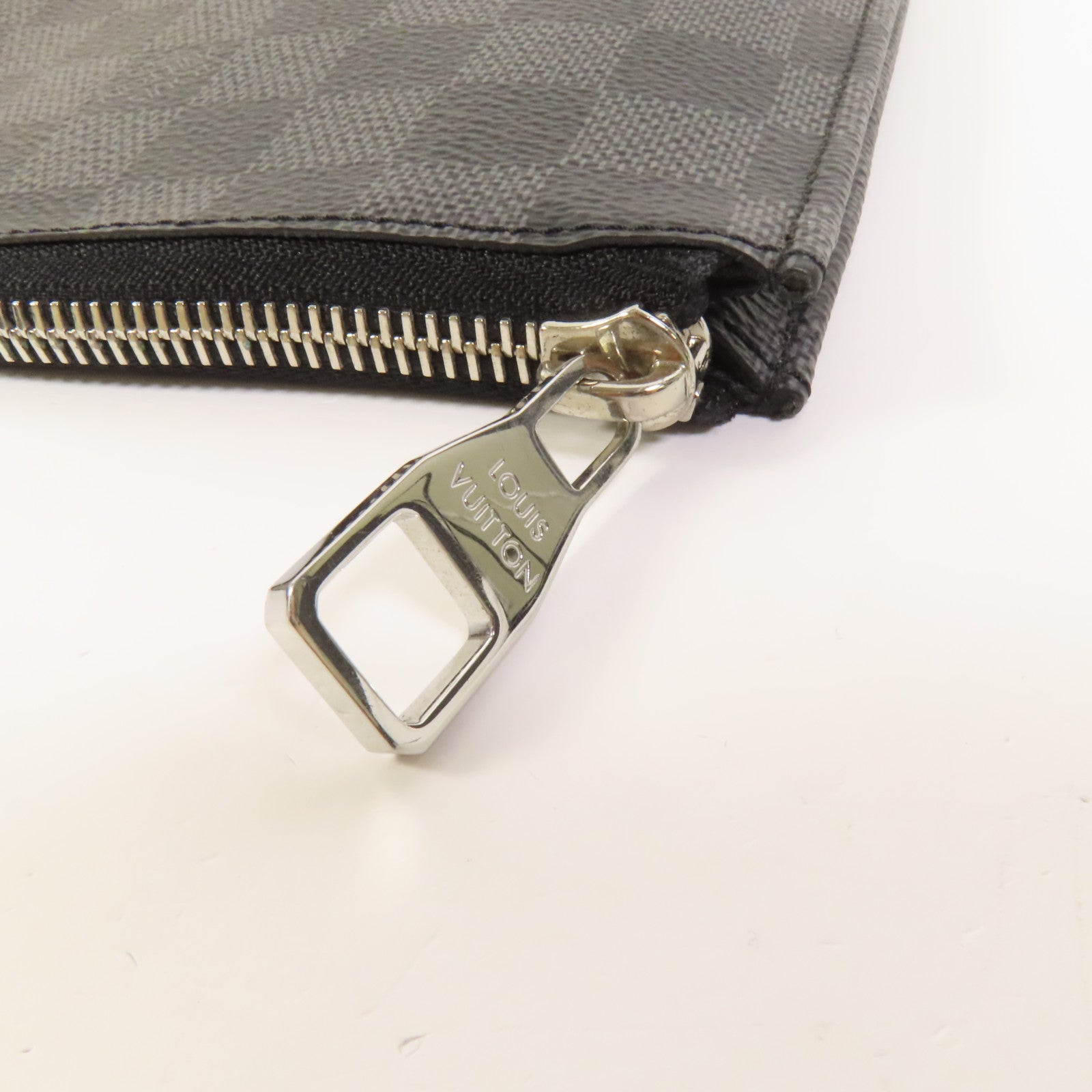LOUIS VUITTON Damier Graphite Pochette Jour GM銀扣手提包