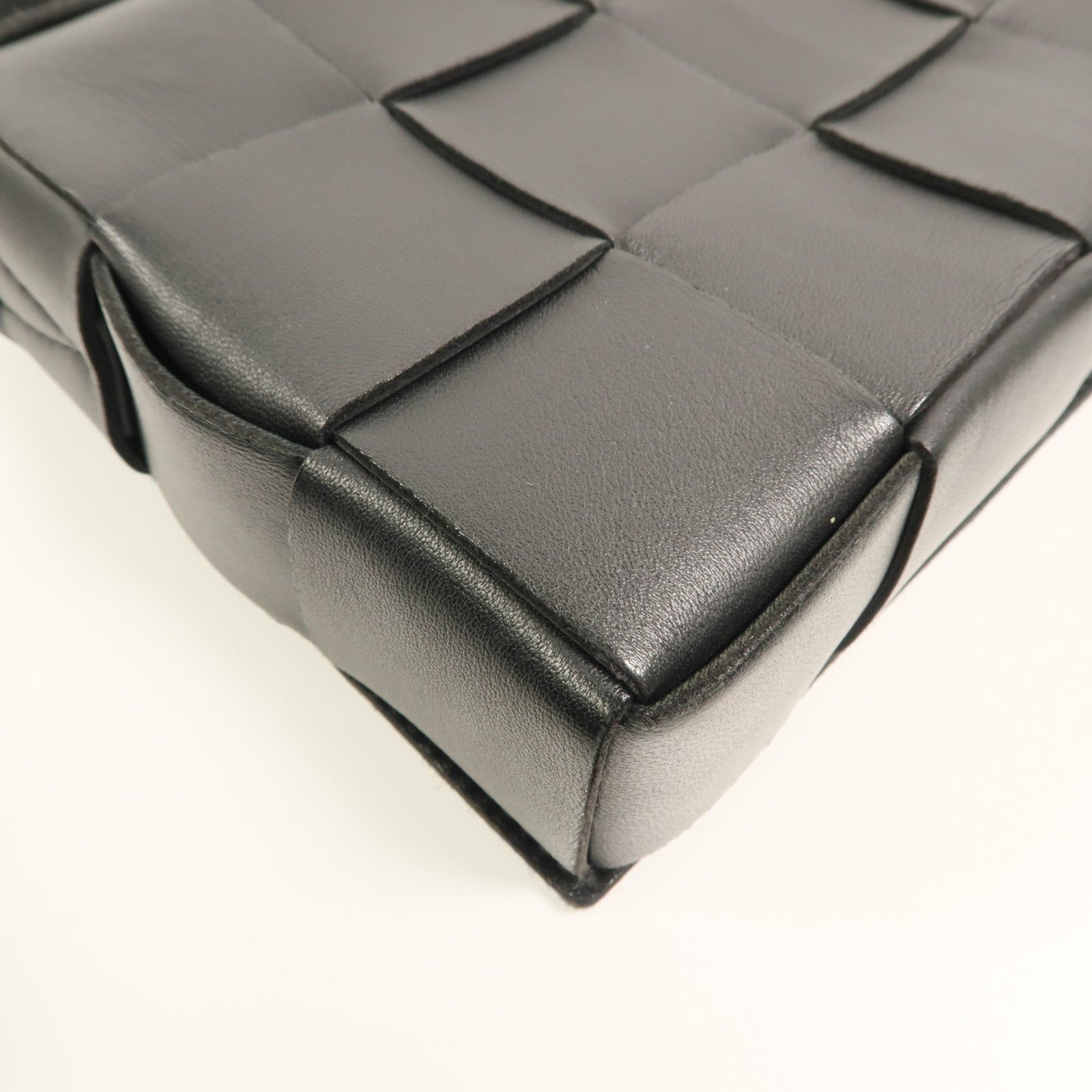 BOTTEGA VENETA 牛皮皮革Cassette Cross-Body肩背袋