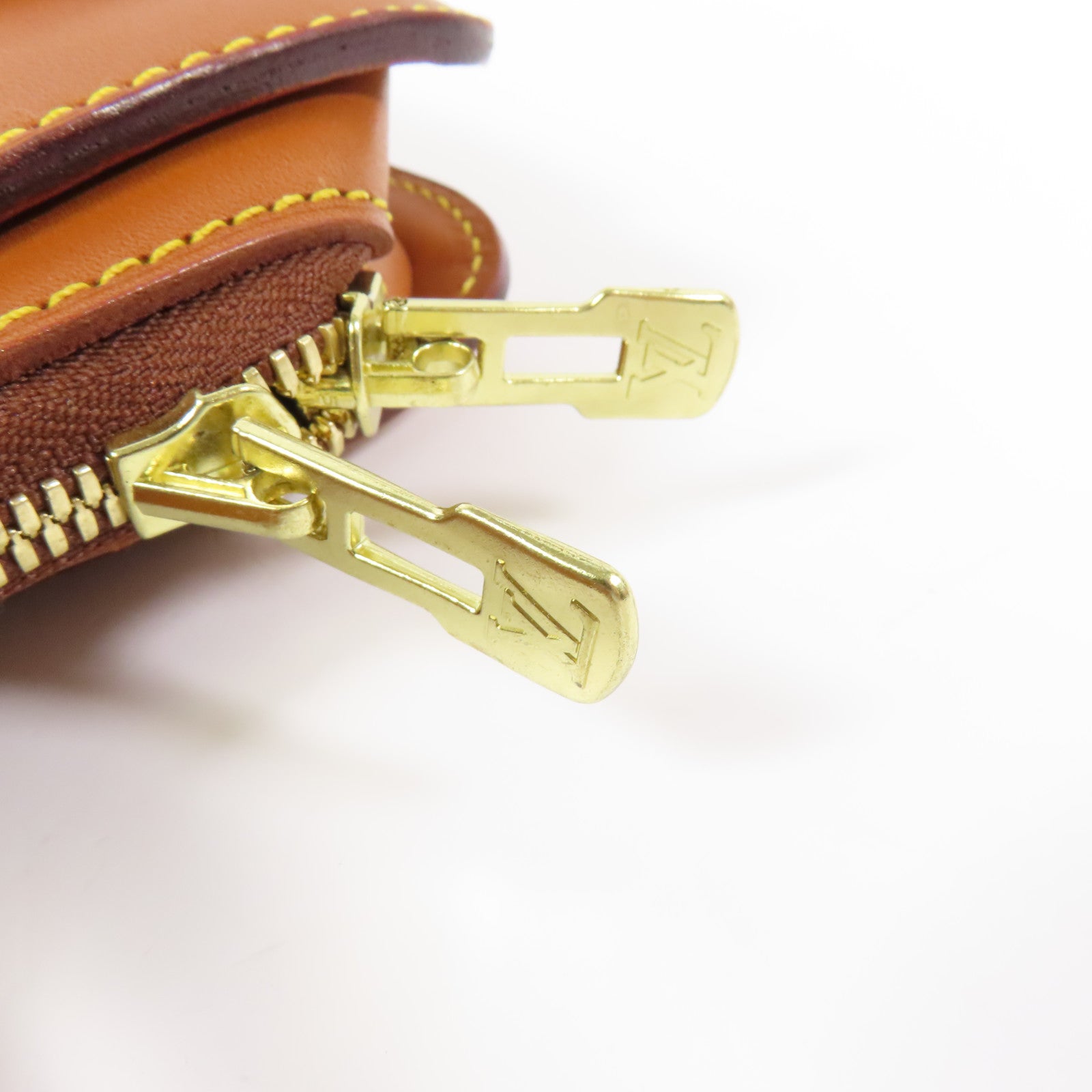 LOUIS VUITTON 皮革Negeb PM金扣手挽袋