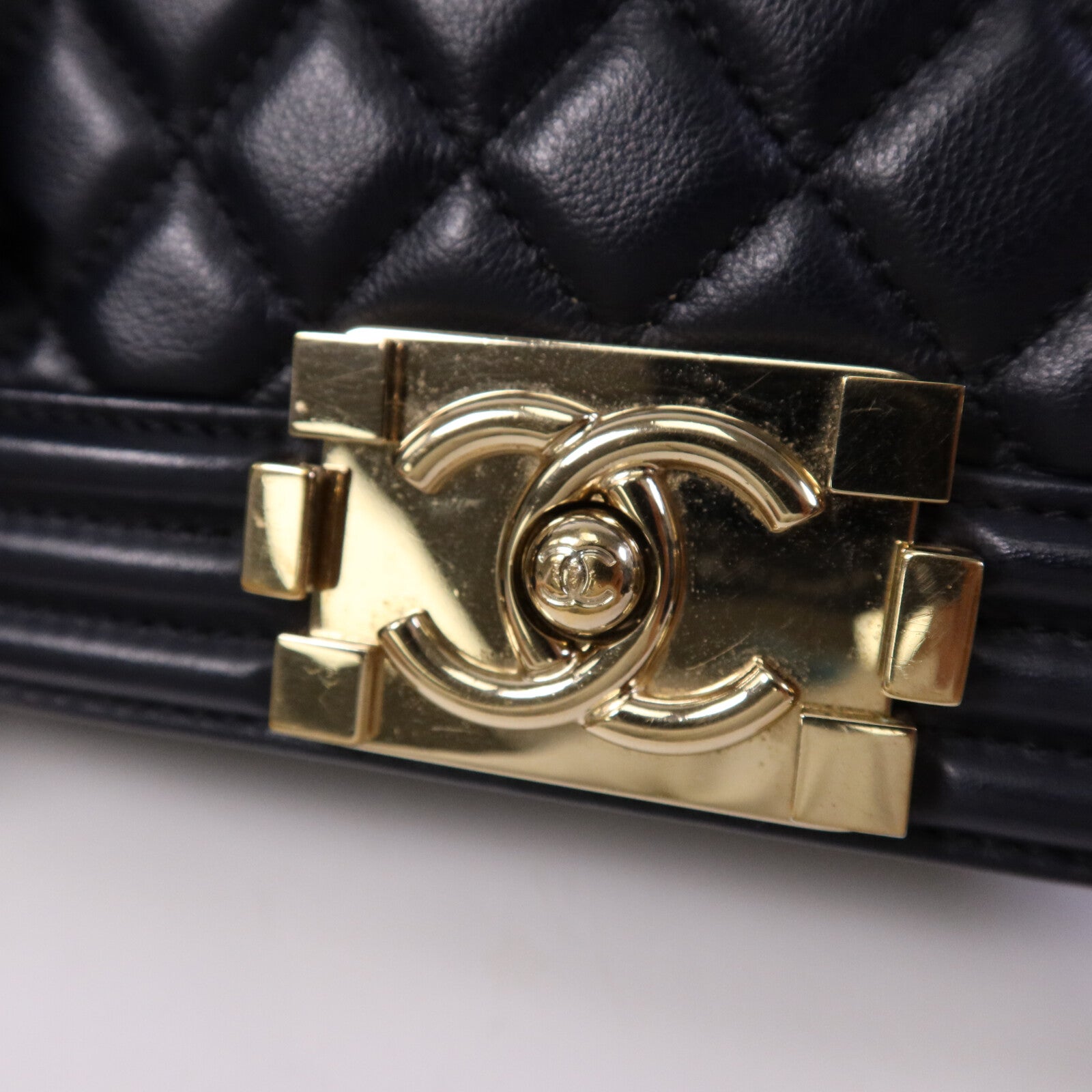 CHANEL 羊皮皮革Boy 20金扣鏈帶肩背袋