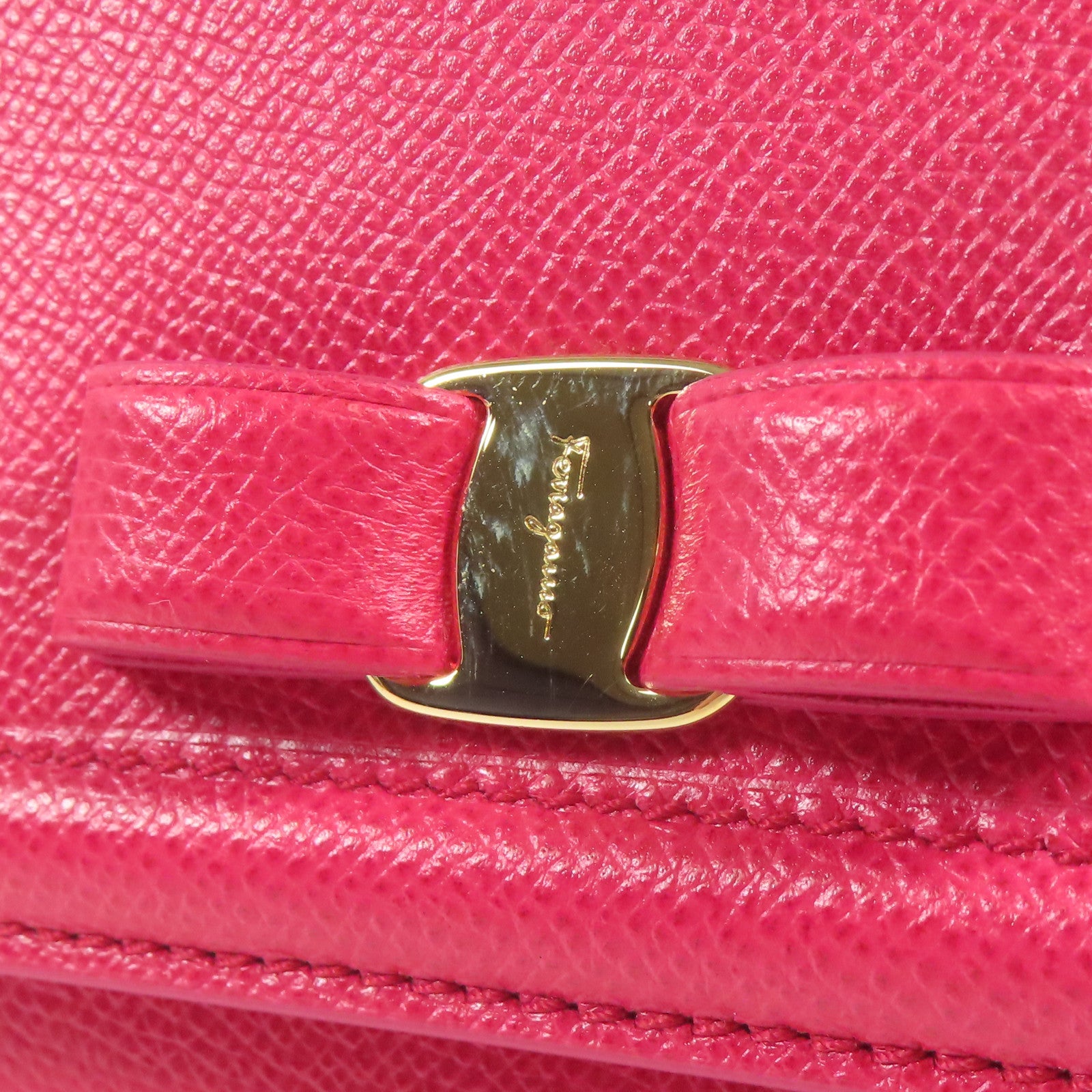 Salvatore Ferragamo 牛皮皮革Shoulder Bag金扣鏈帶肩背袋