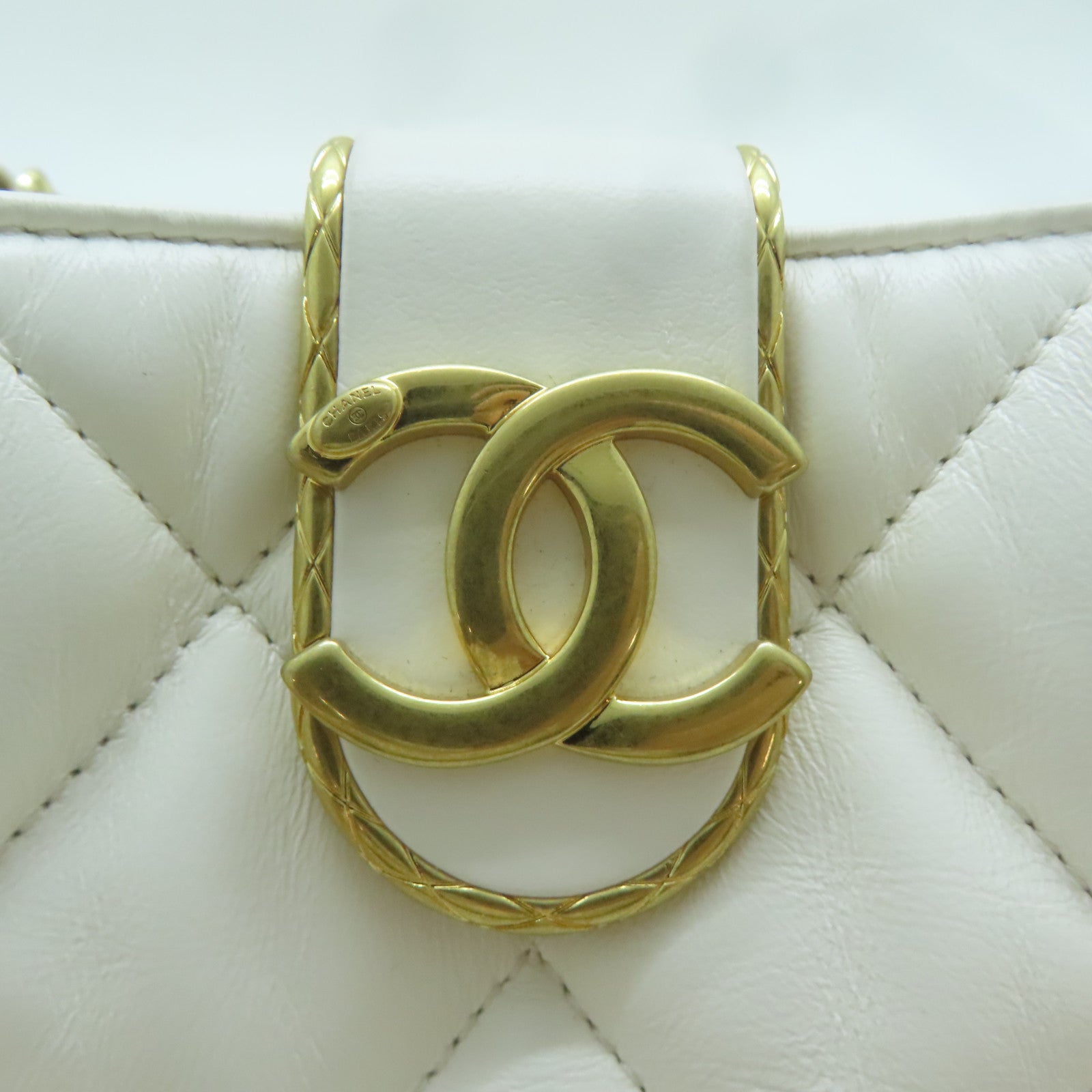 CHANEL 【激減優惠】菱格羊皮皮革Coco Mark金扣鏈帶手挽肩背兩用袋白色