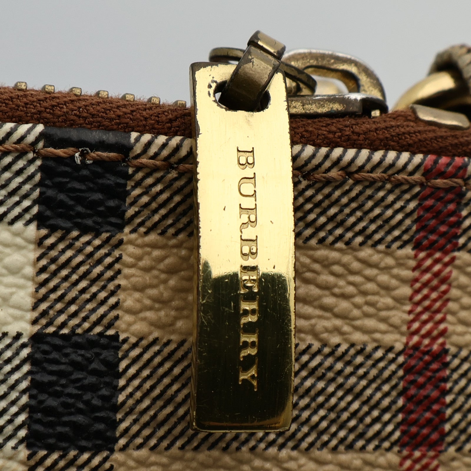 BURBERRY 塗層帆布Shoulder Bag金扣肩背袋