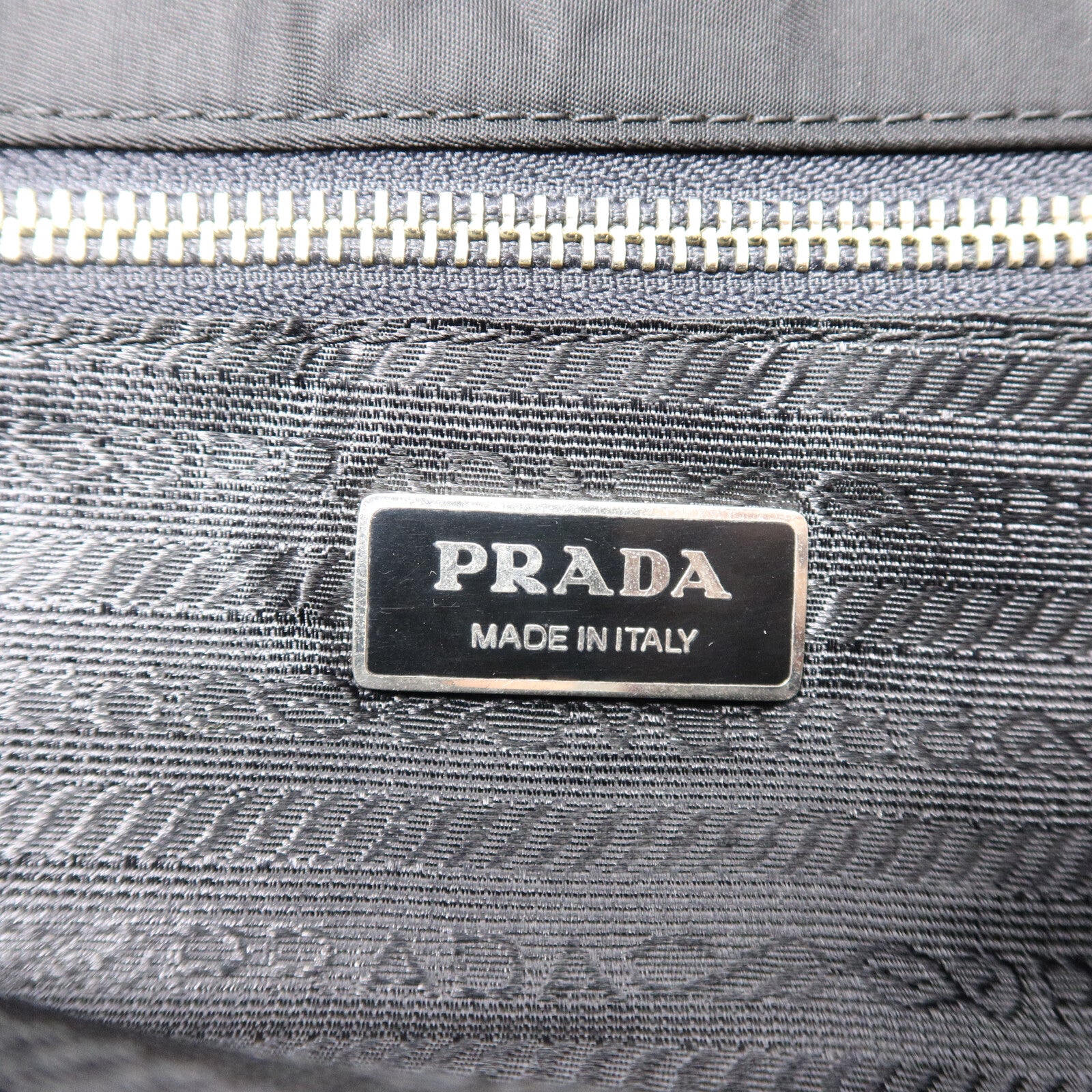 PRADA 尼龍Vela Messenger Bag
