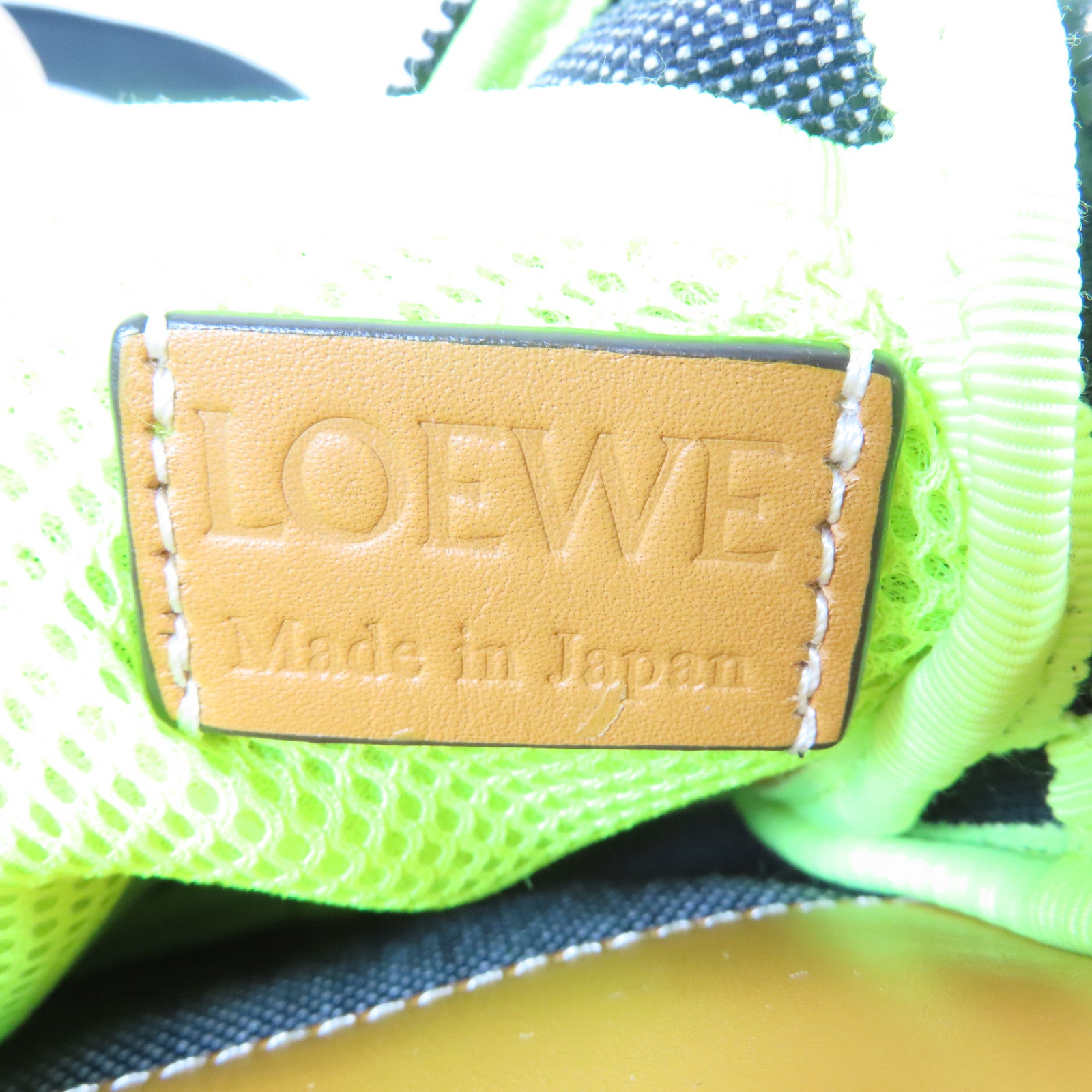 LOEWE 【激減優惠】帆布Eye/Loewe/Nature銀扣手機袋黑色