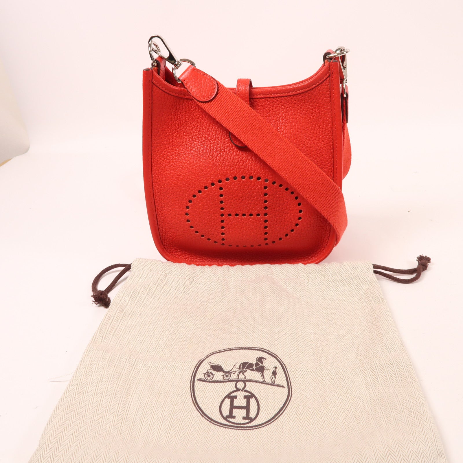 HERMES 【激減優惠】Clemence皮革Evelyne TPM銀扣肩背袋Rouge Vif