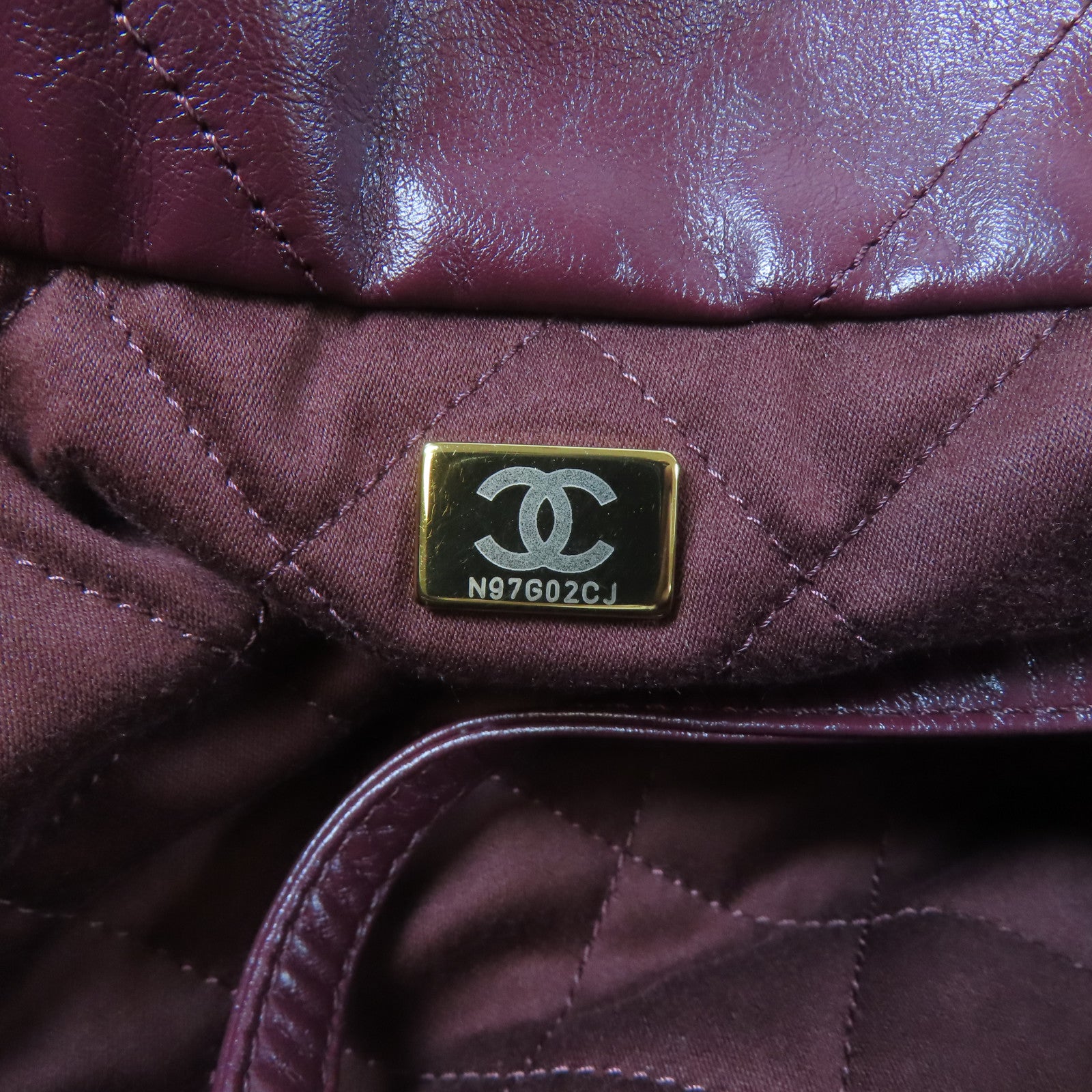 CHANEL 菱格牛皮皮革C22 Small金扣鏈帶肩背袋紫色