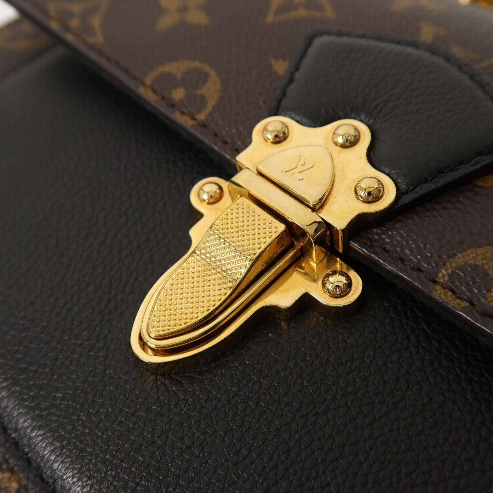 LOUIS VUITTON Monogram Victoire鏈帶肩背袋