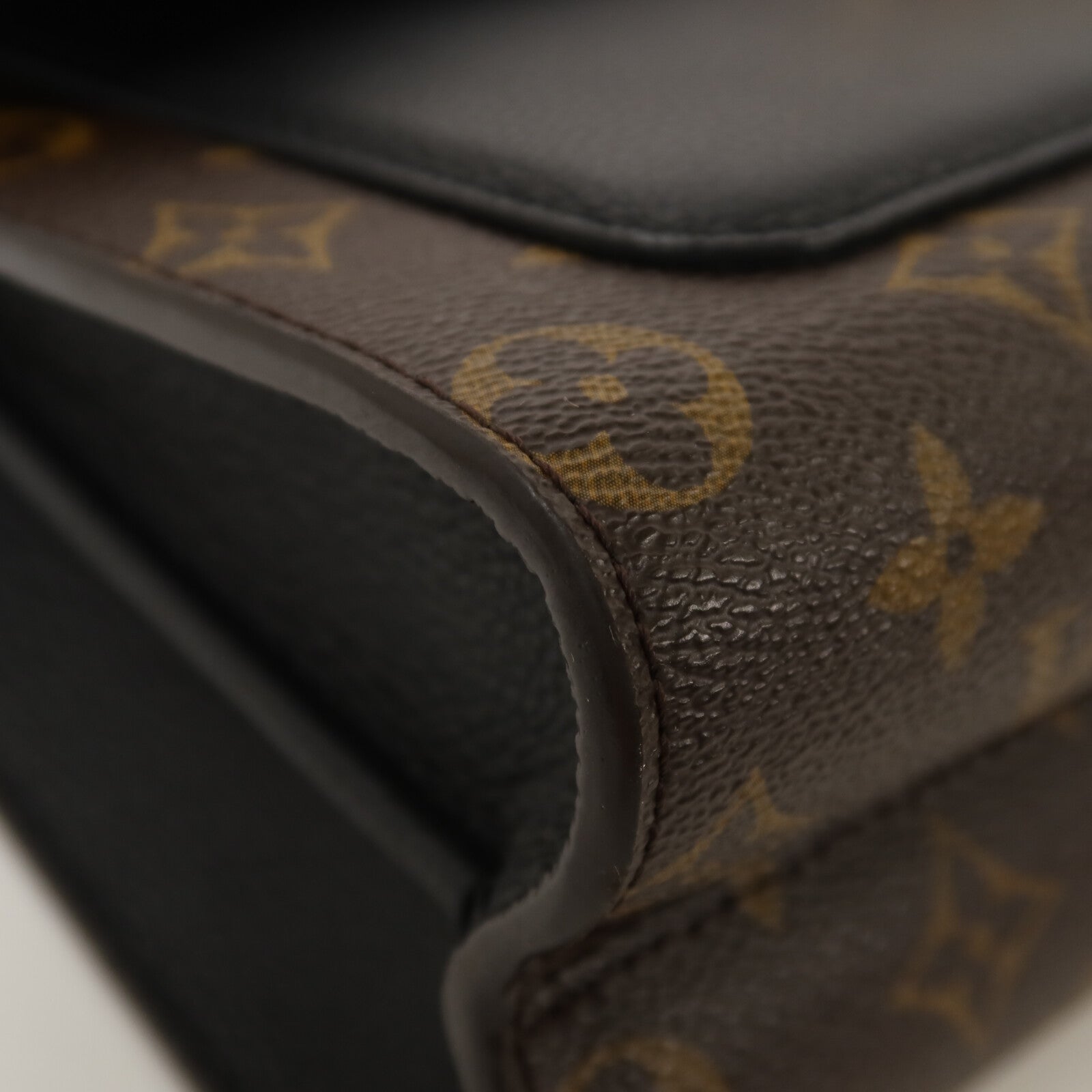 LOUIS VUITTON Monogram Victoire鏈帶肩背袋