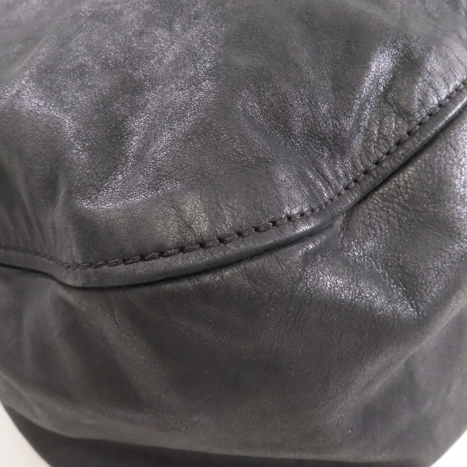 Miu Miu 羊皮皮革Hand Bag金扣手挽袋黑色