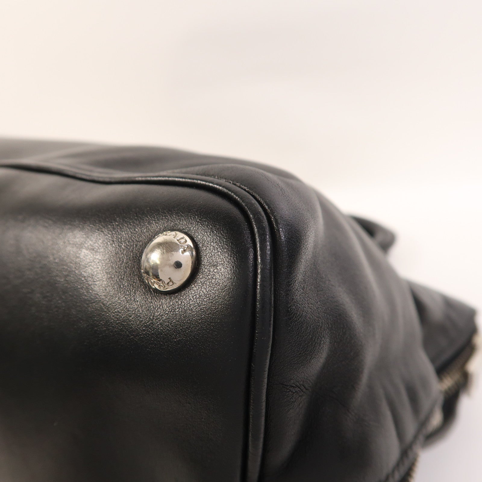 PRADA 牛皮皮革2Way Shoulder銀扣手挽肩背兩用袋