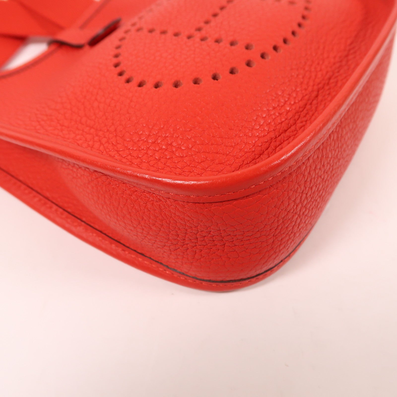 HERMES 【激減優惠】Clemence皮革Evelyne TPM銀扣肩背袋Rouge Vif