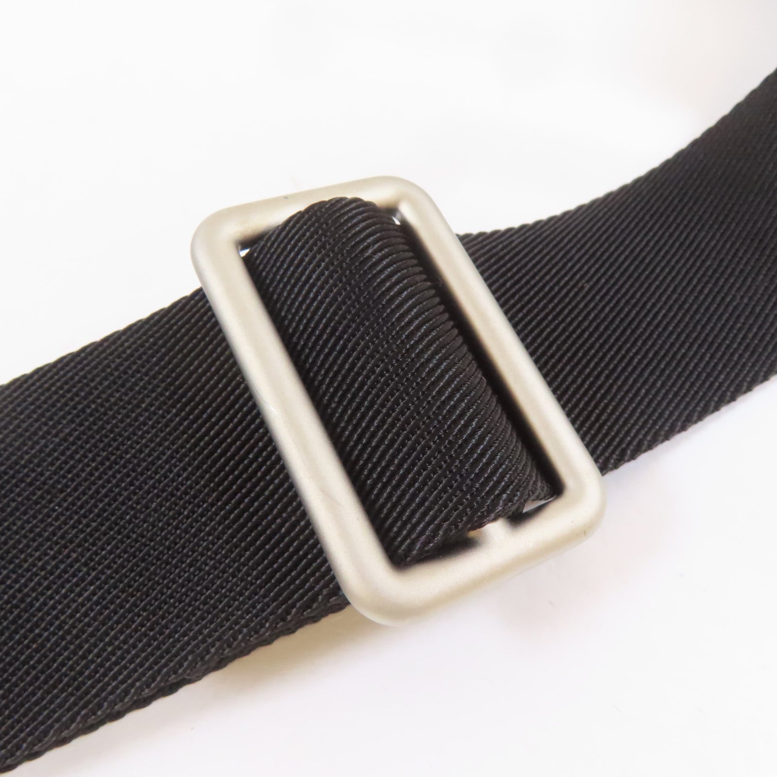 LOUIS VUITTON 【激減優惠】Damier Infini District MM銀扣肩背袋黑色