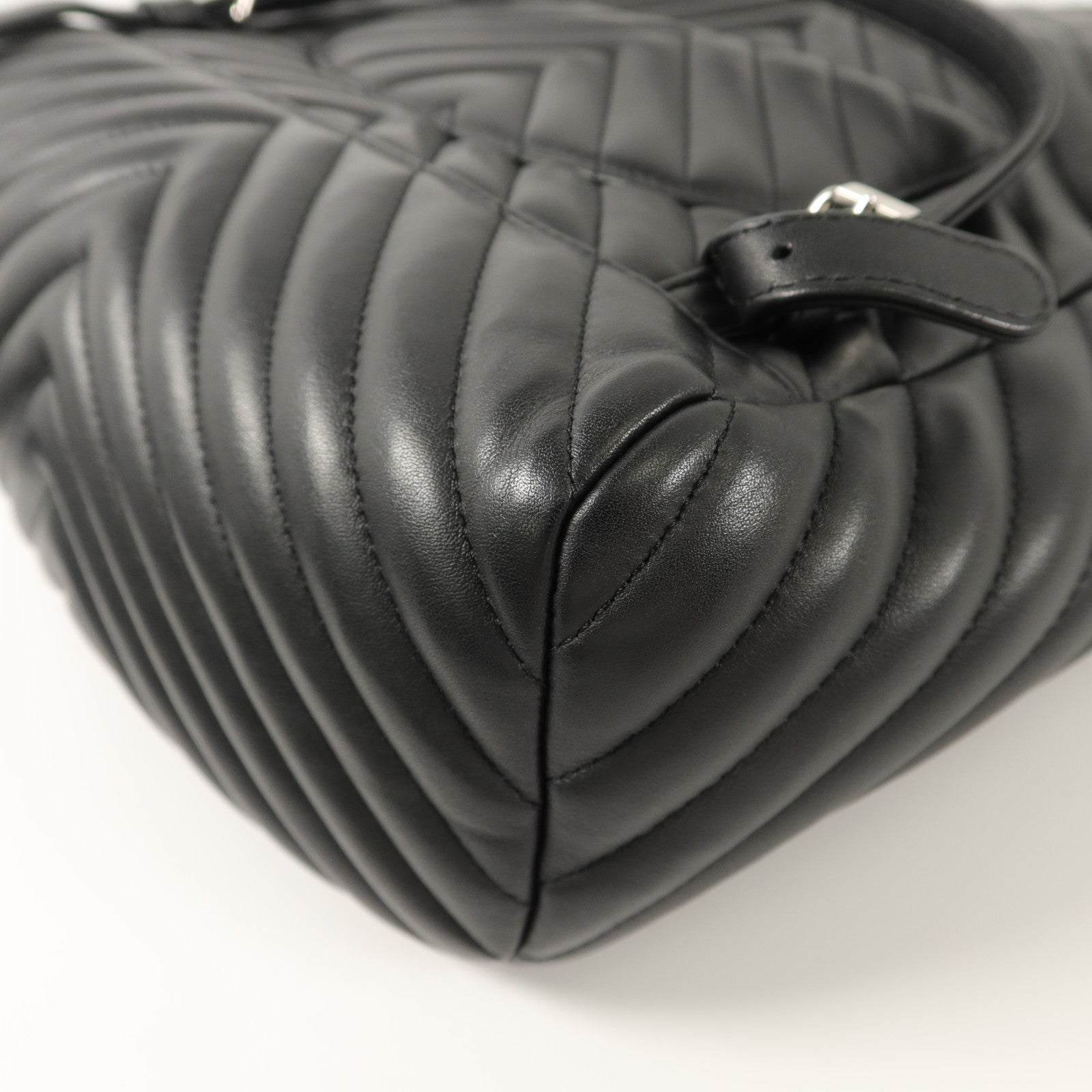 CHANEL 羊皮皮革Urban Spirit Backpack背包