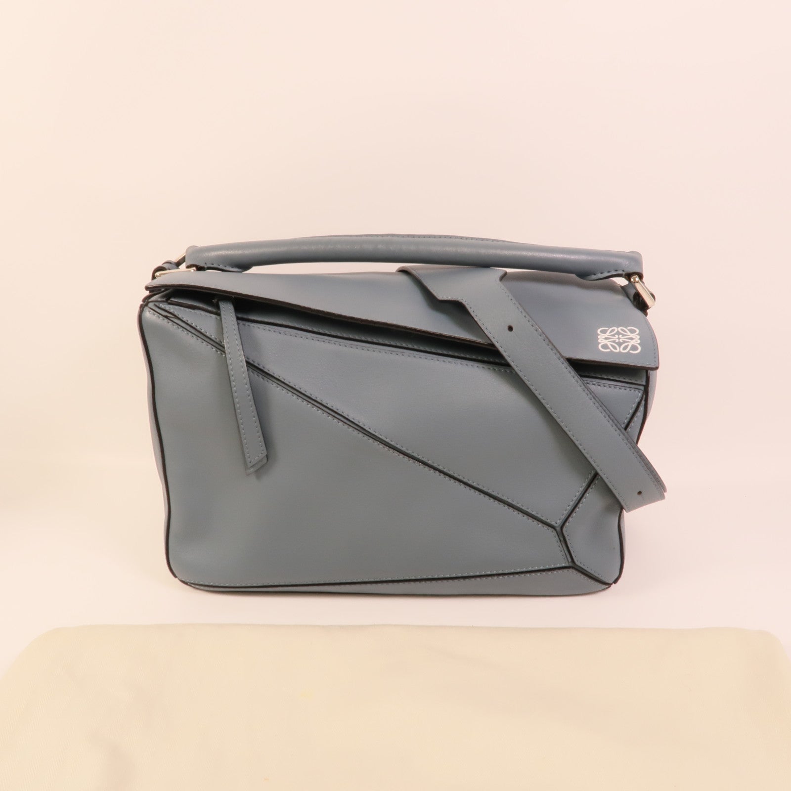 LOEWE 牛皮皮革Puzzle Medium手挽肩背兩用袋