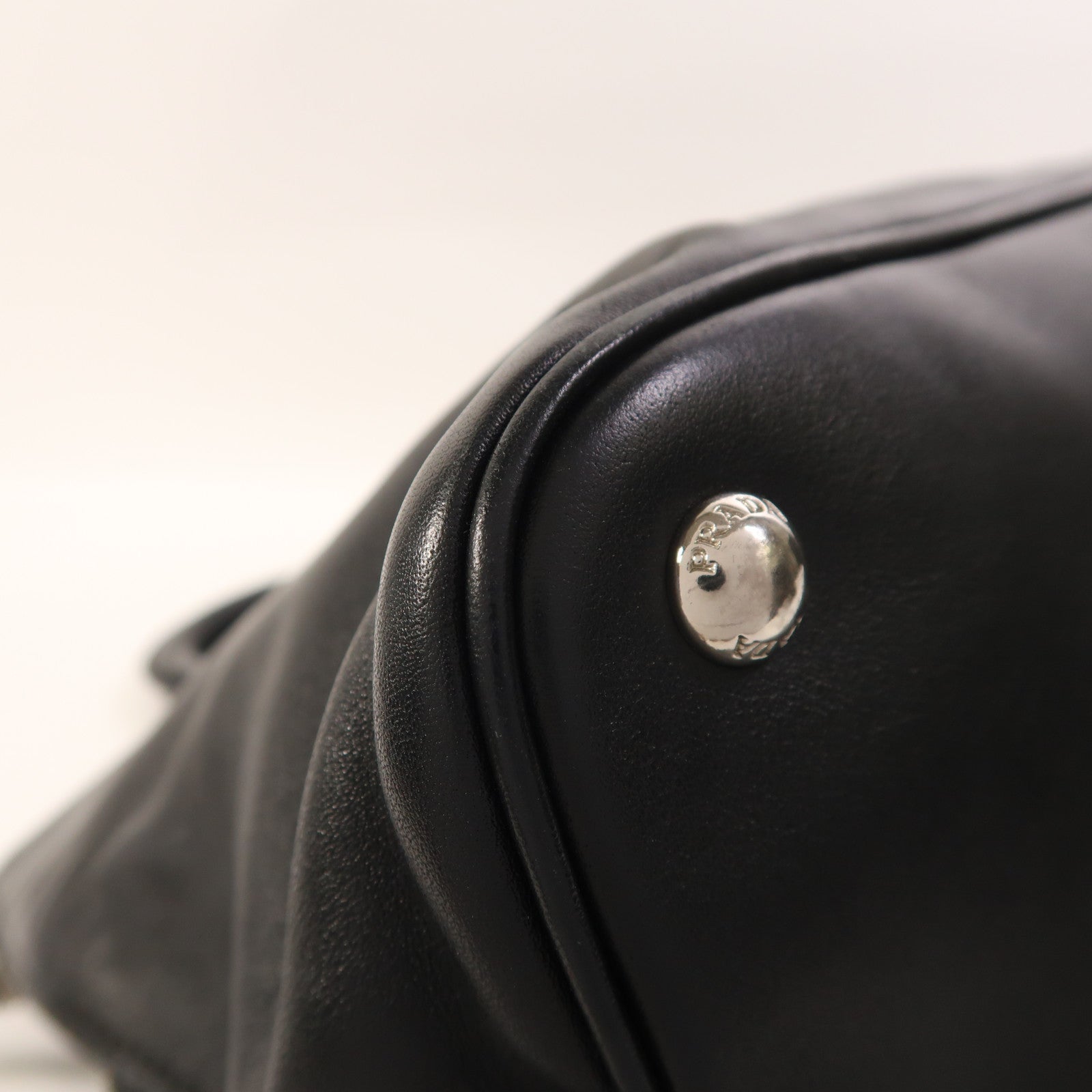 PRADA 牛皮皮革2Way Shoulder銀扣手挽肩背兩用袋