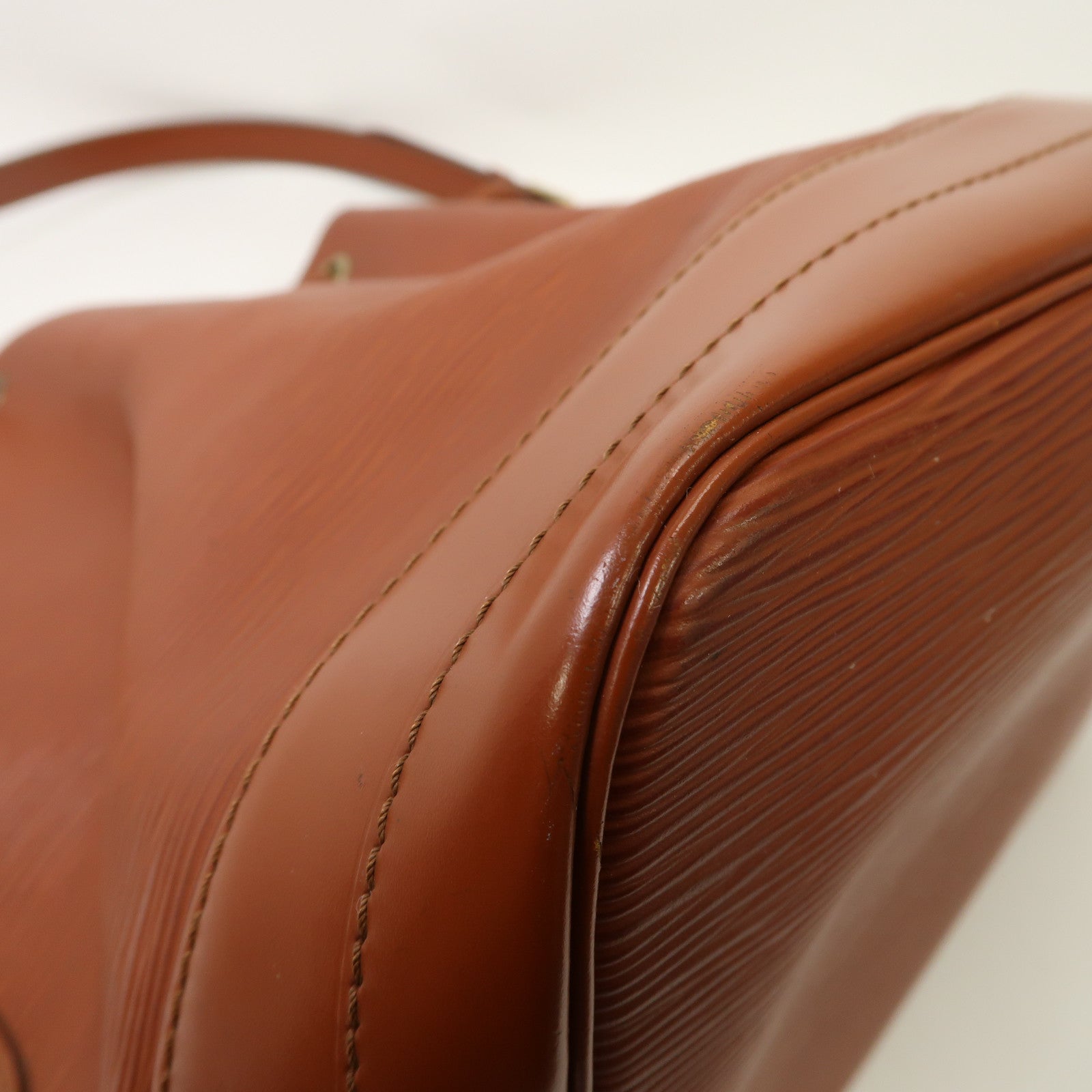 LOUIS VUITTON Epi Noe金扣肩背袋啡色
