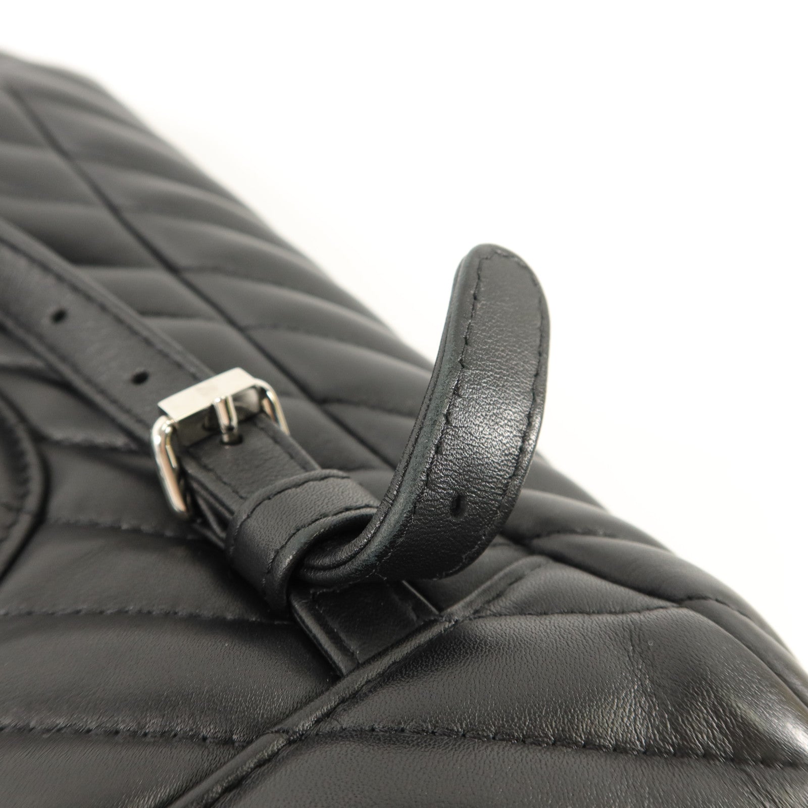 CHANEL 羊皮皮革Urban Spirit Backpack背包