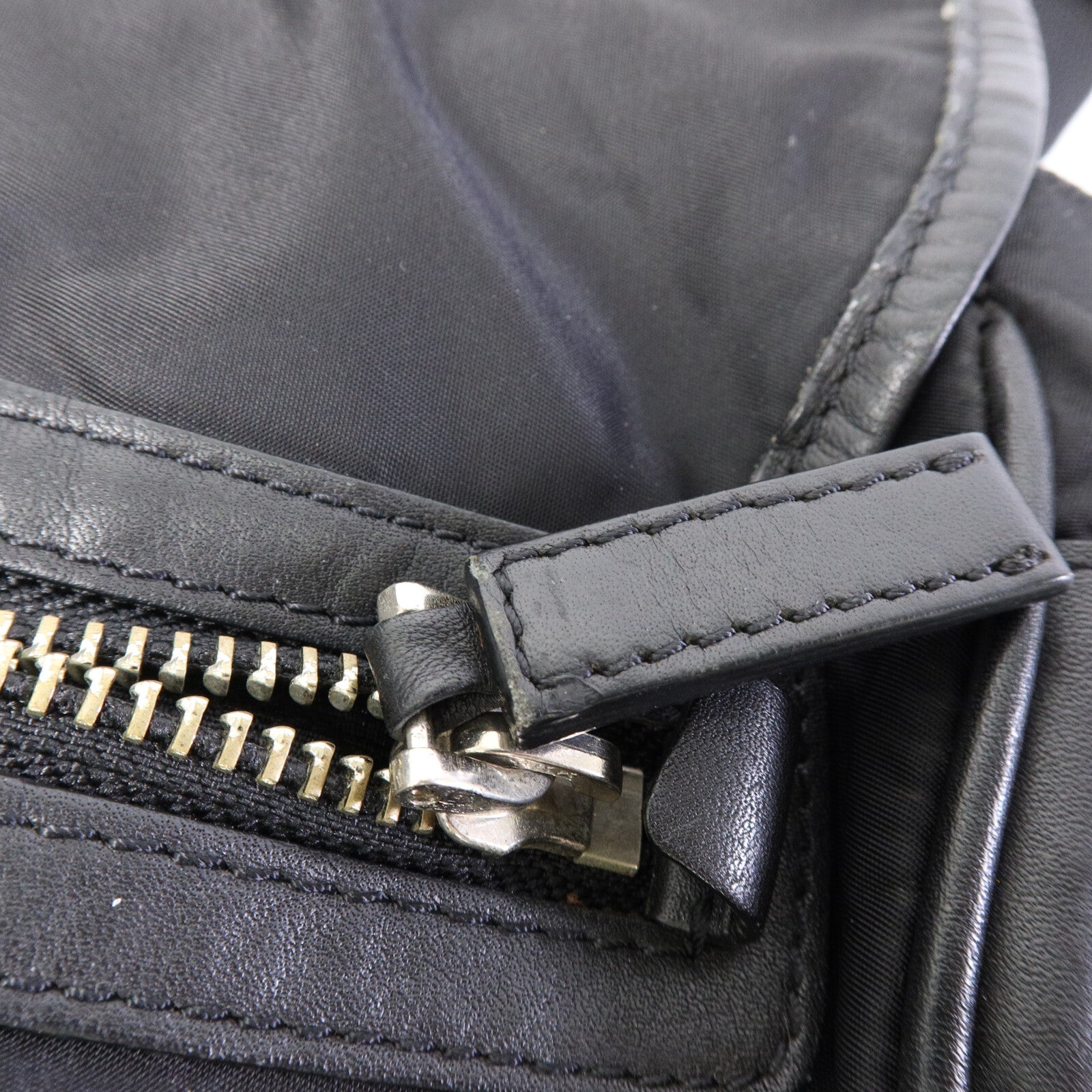 PRADA 尼龍Vela Messenger Bag