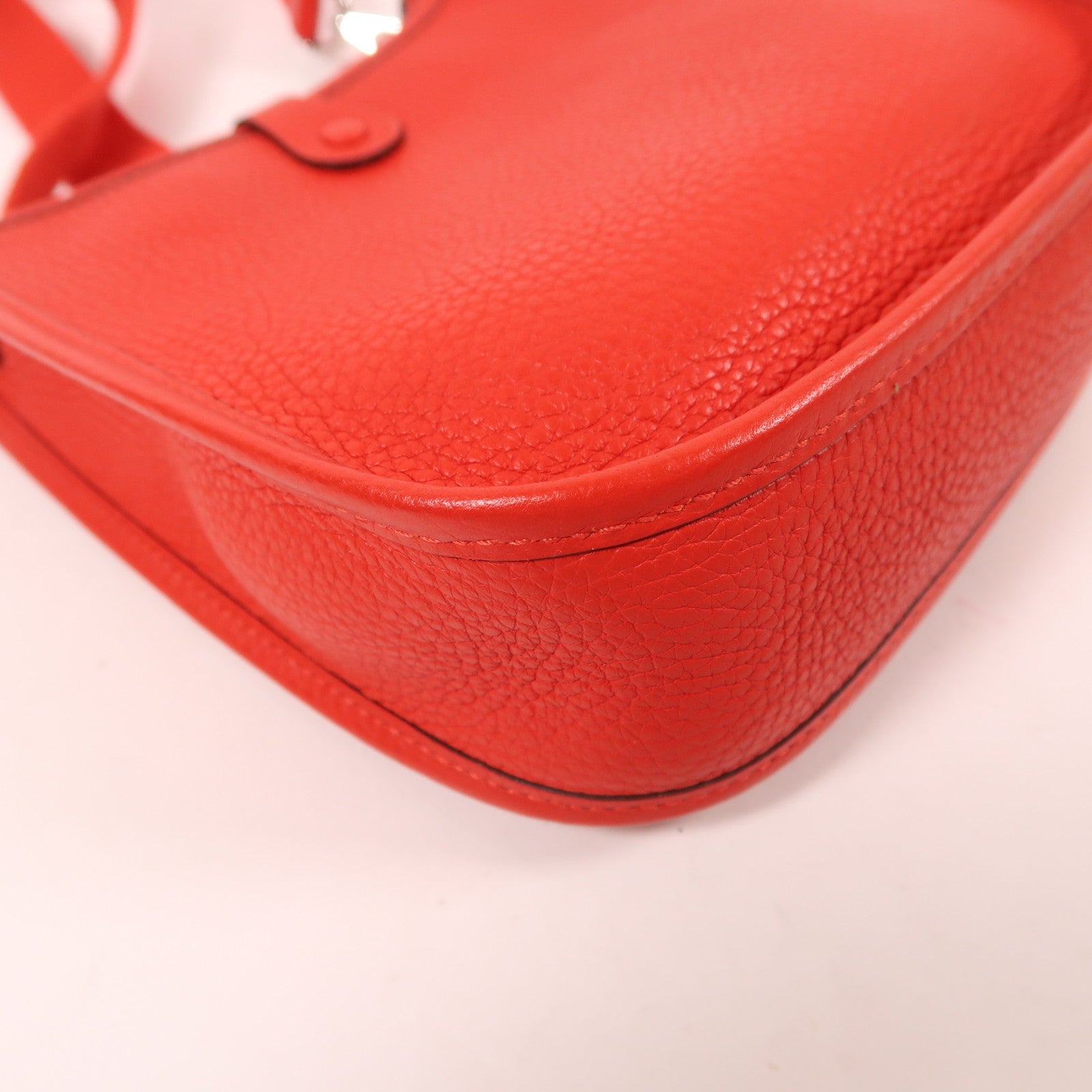 HERMES 【激減優惠】Clemence皮革Evelyne TPM銀扣肩背袋Rouge Vif