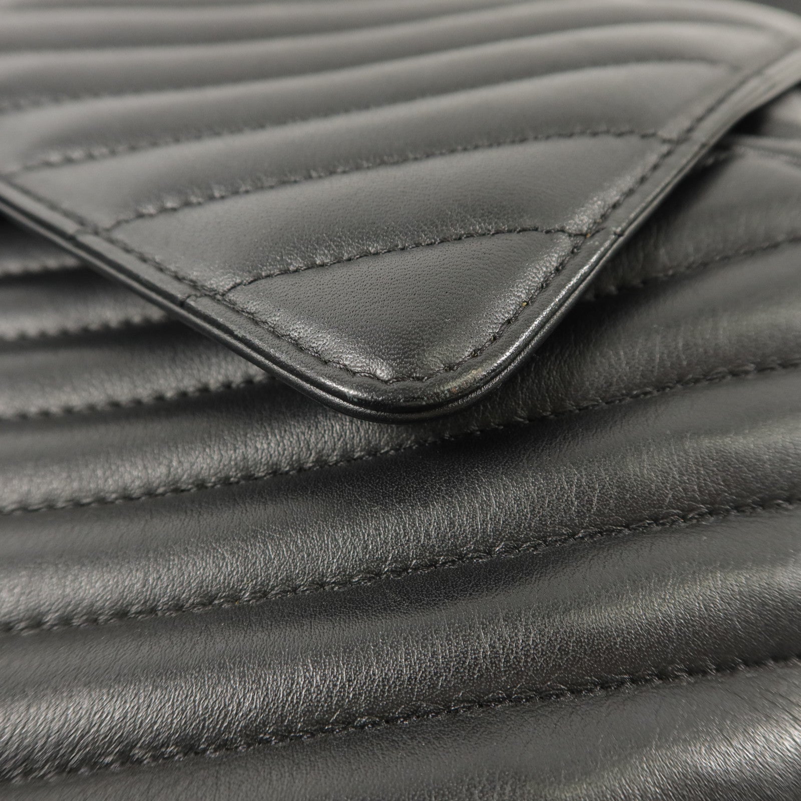 CHANEL 羊皮皮革Urban Spirit Backpack背包