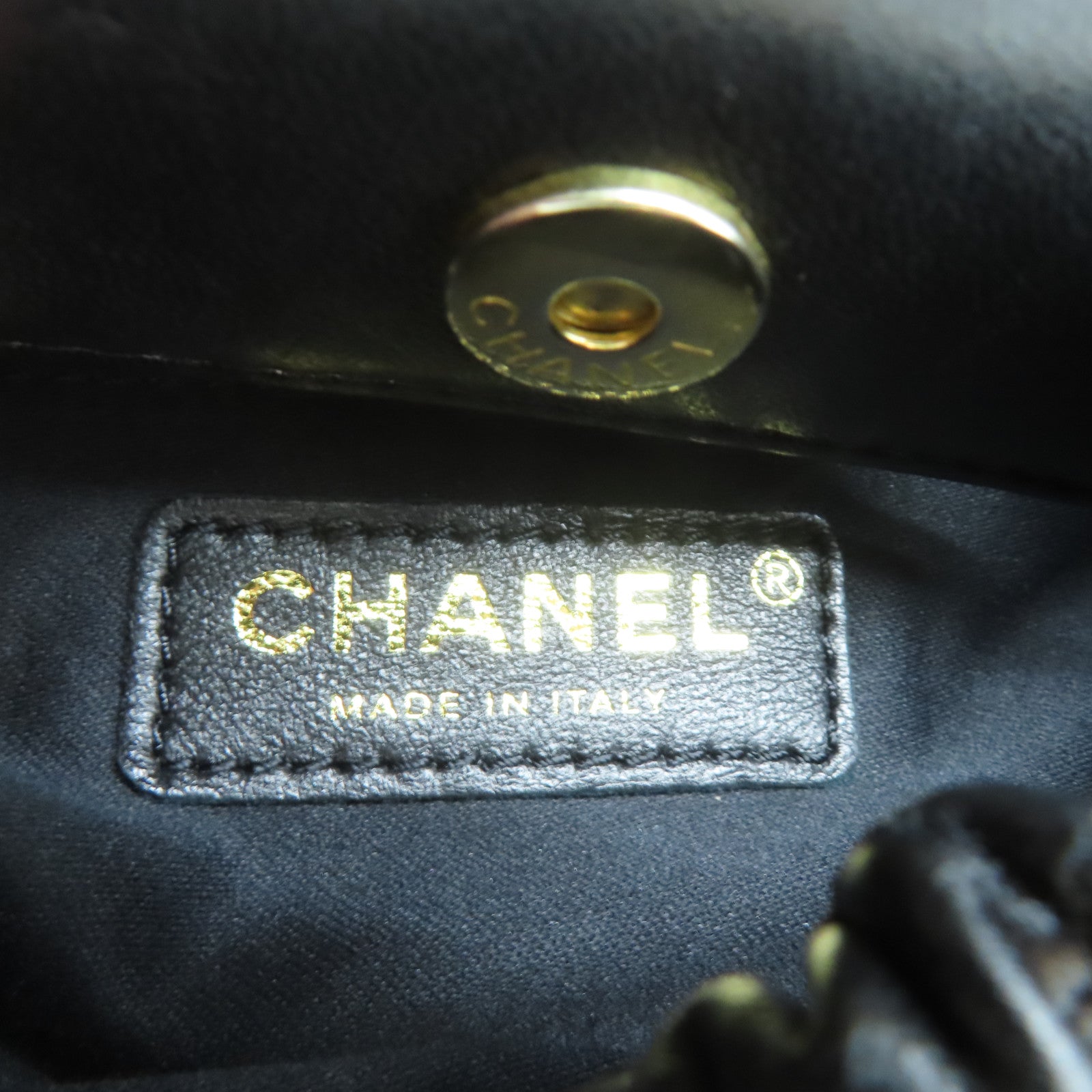CHANEL 羊皮皮革Mini Bucket Bag金扣鏈帶手挽肩背兩用袋黑色