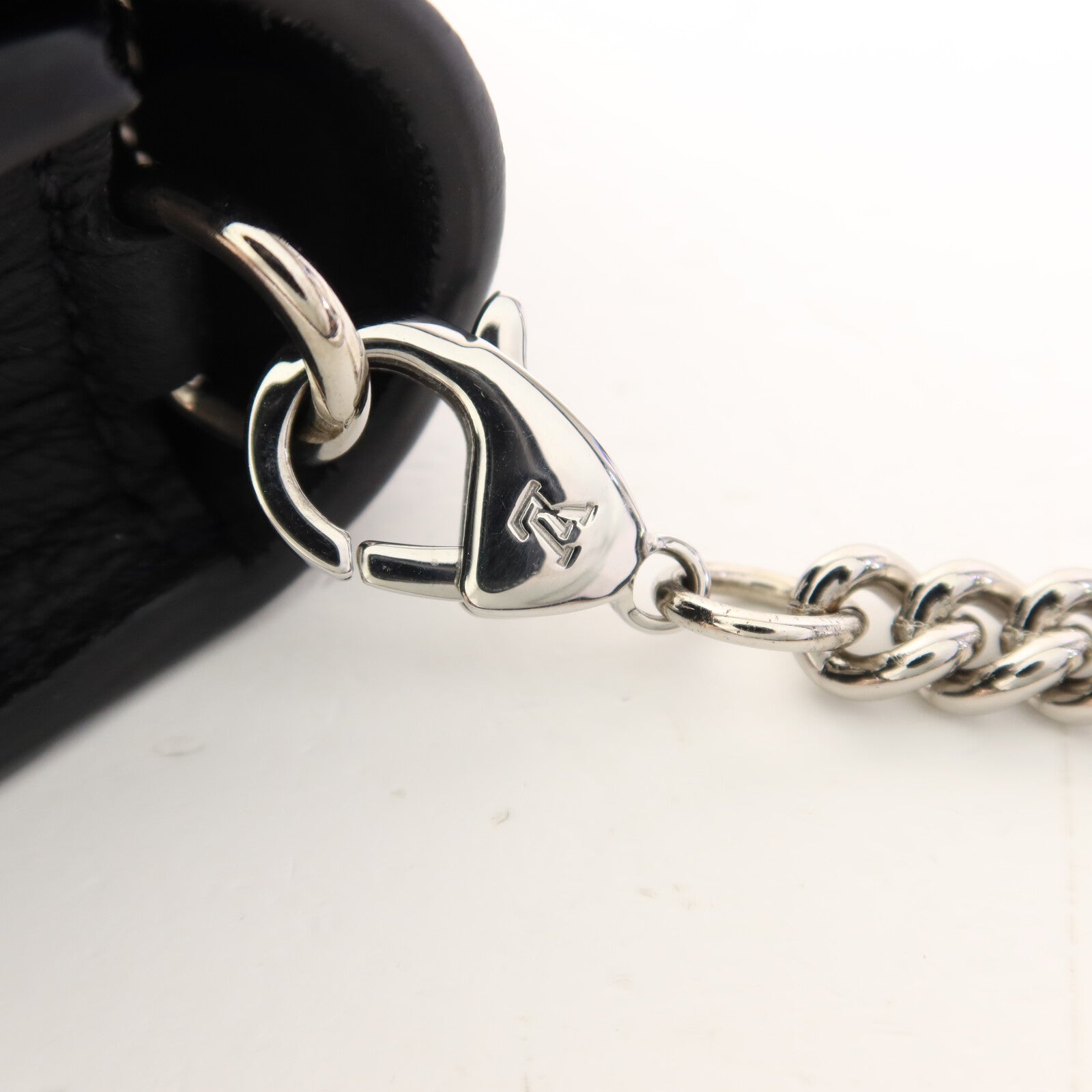 LOUIS VUITTON 牛皮皮革Mylockme銀扣鏈帶肩背袋