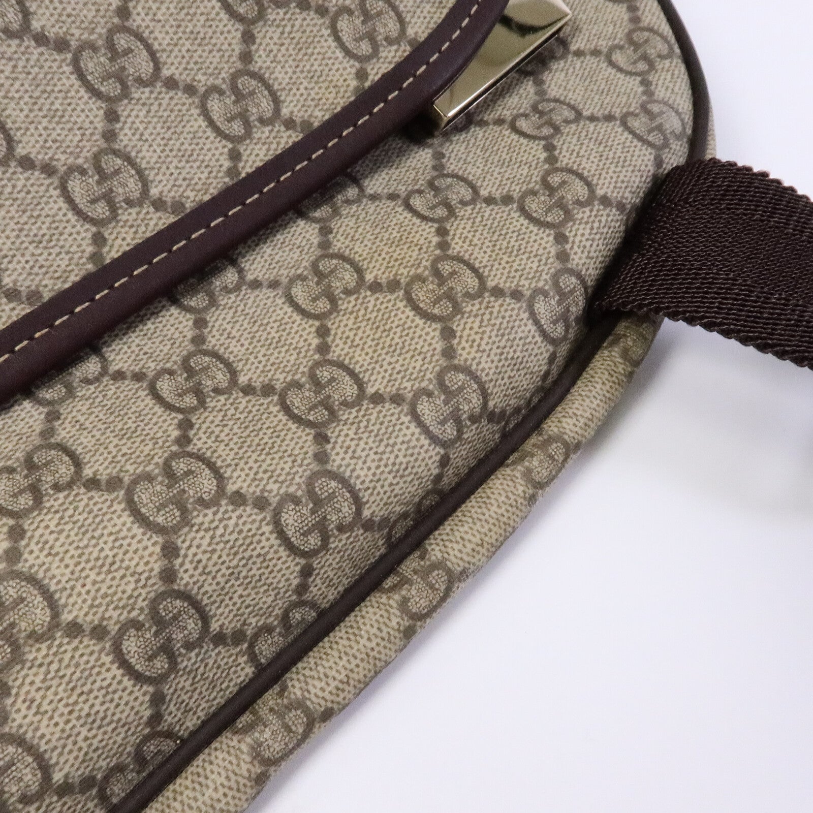 GUCCI 塗層帆布Messenger Bag肩背袋