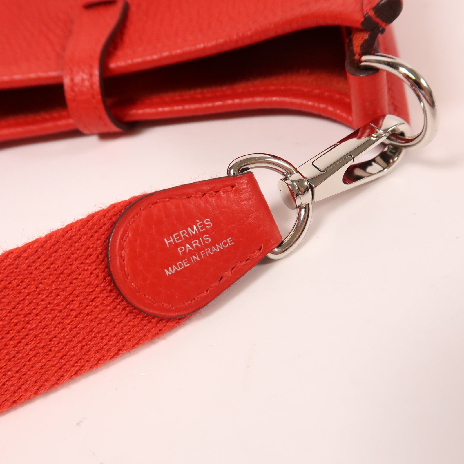 HERMES 【激減優惠】Clemence皮革Evelyne TPM銀扣肩背袋Rouge Vif