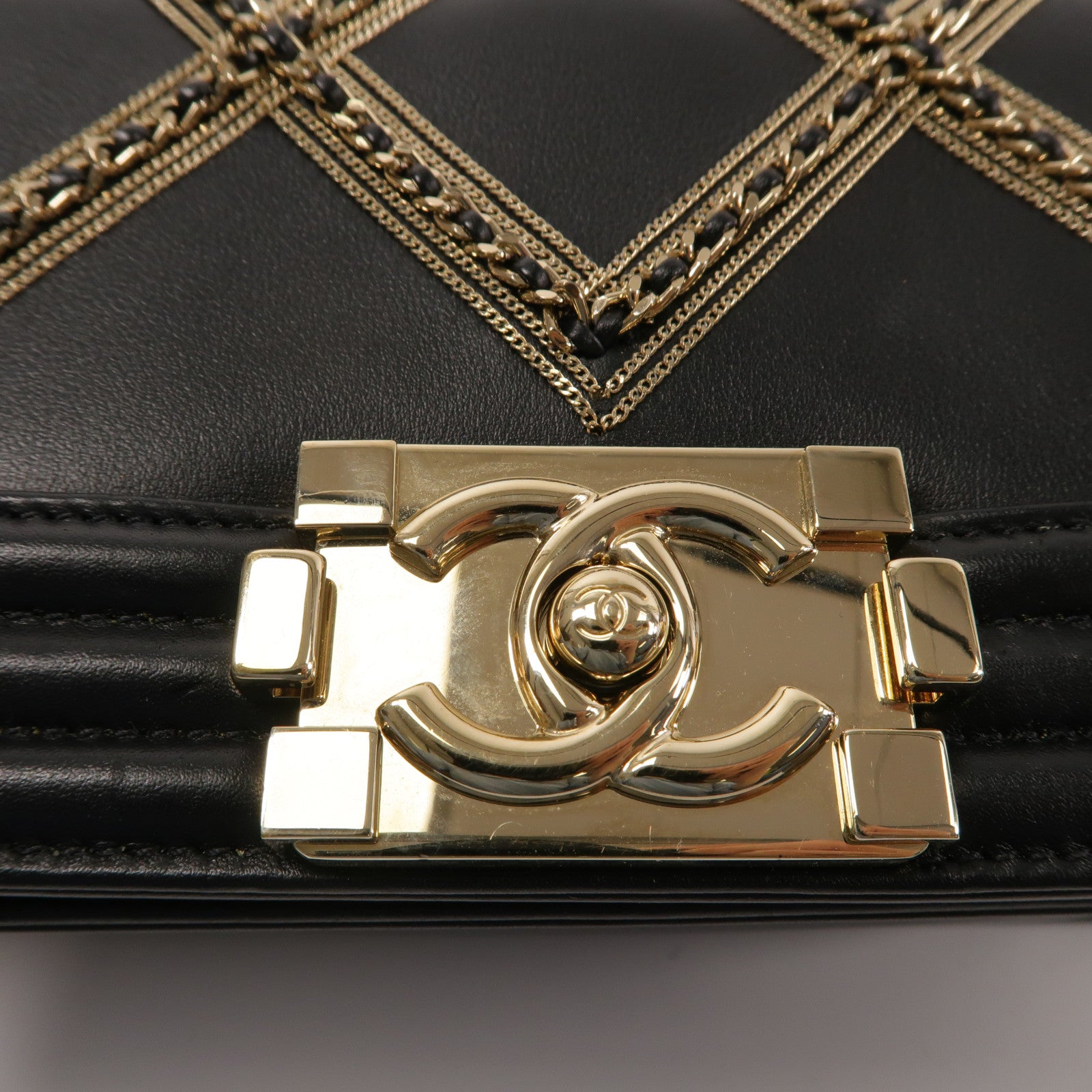 CHANEL 牛皮皮革Boy 20鏈帶肩背袋