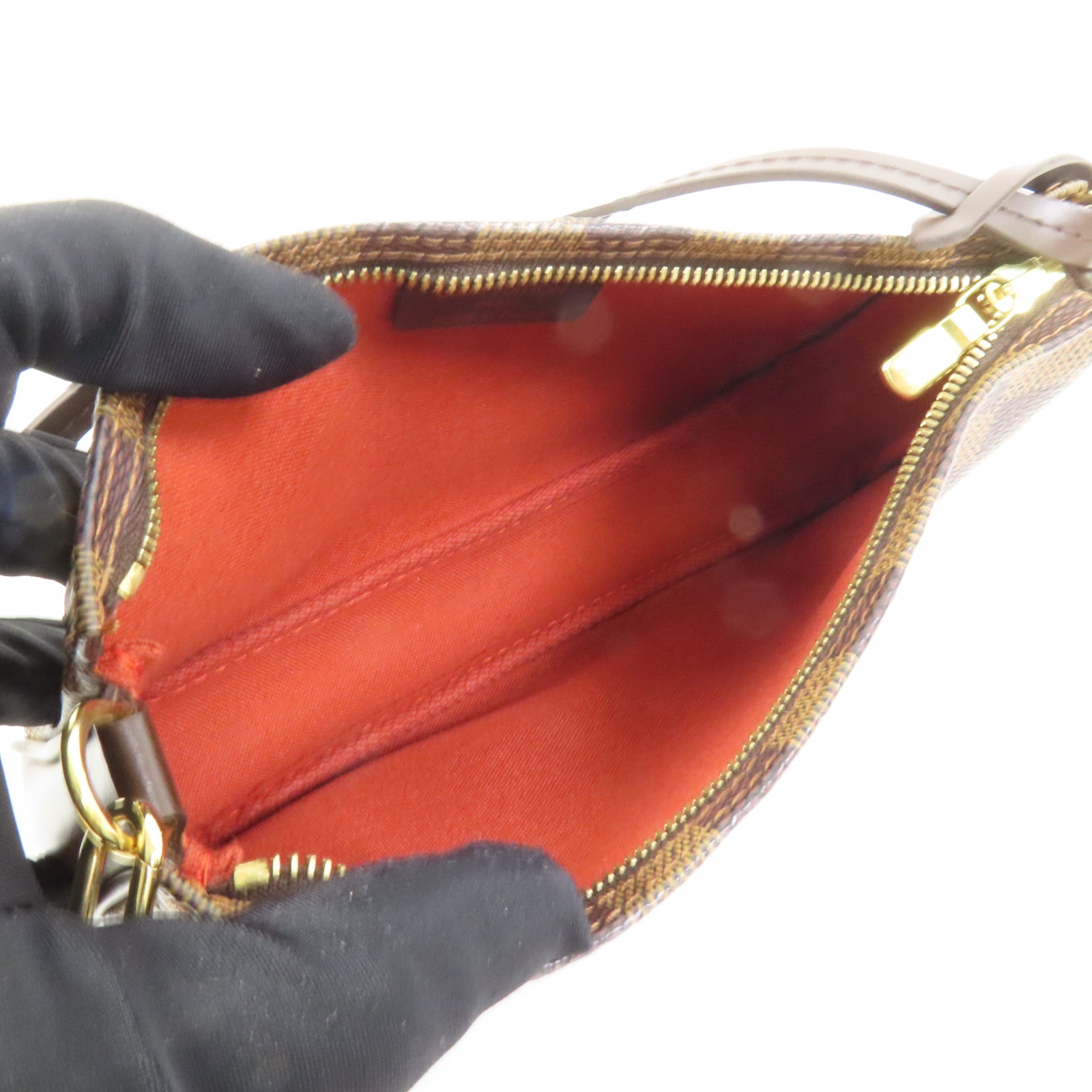 LOUIS VUITTON Damier Pochette Accessories金扣手挽袋