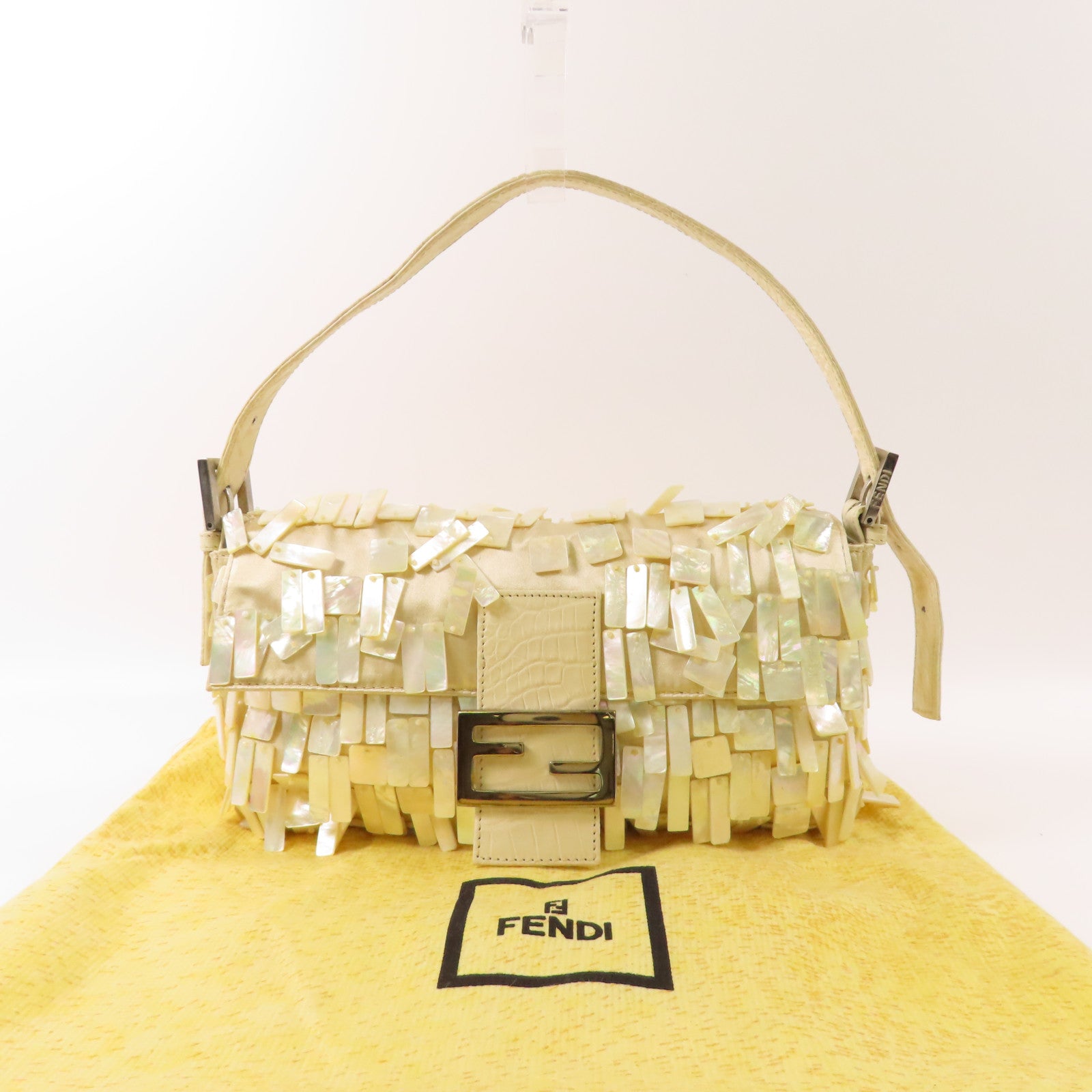 FENDI 絲綢Baguette Pearl銀扣肩背袋