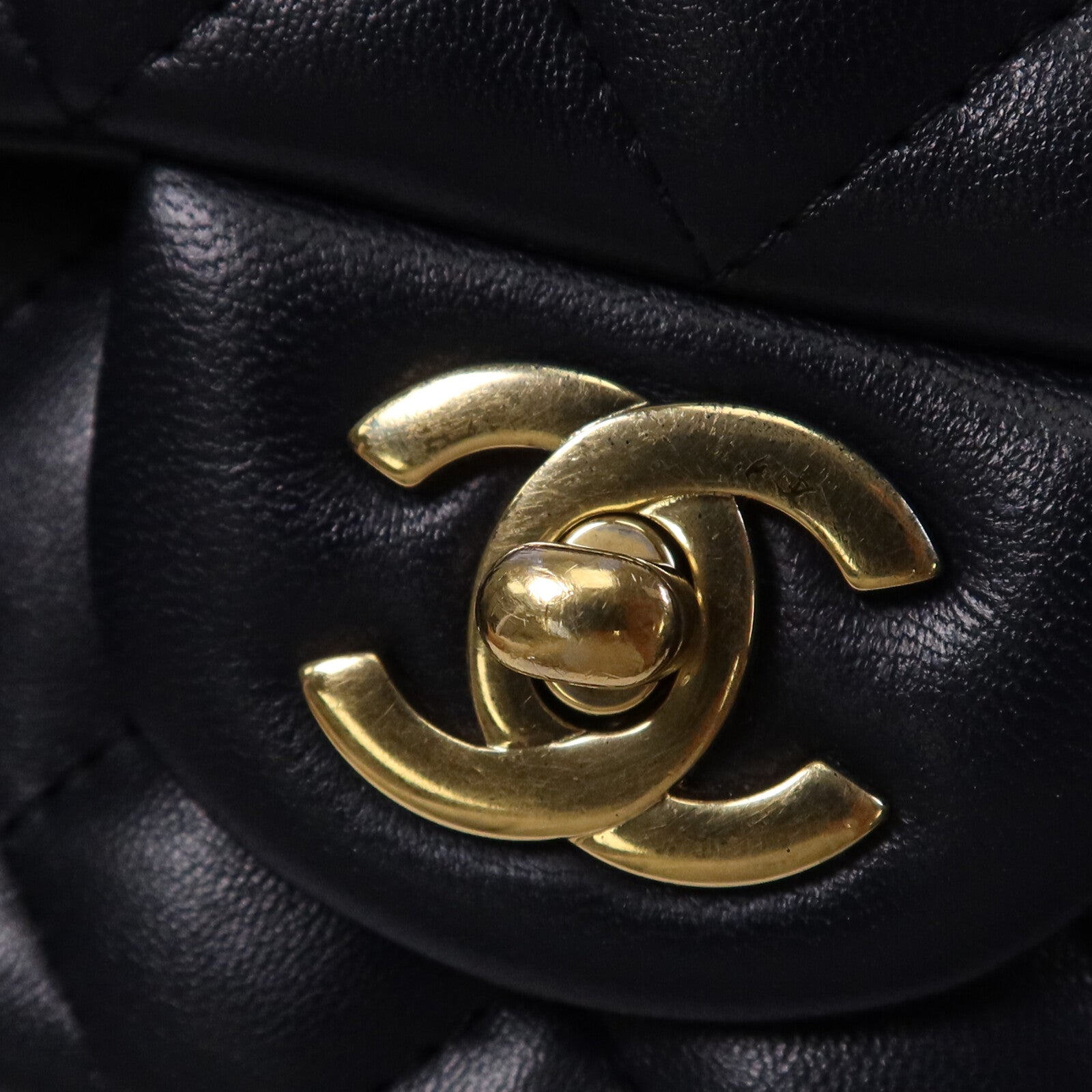 CHANEL 羊皮皮革Mini Classic 20金扣鏈帶肩背袋