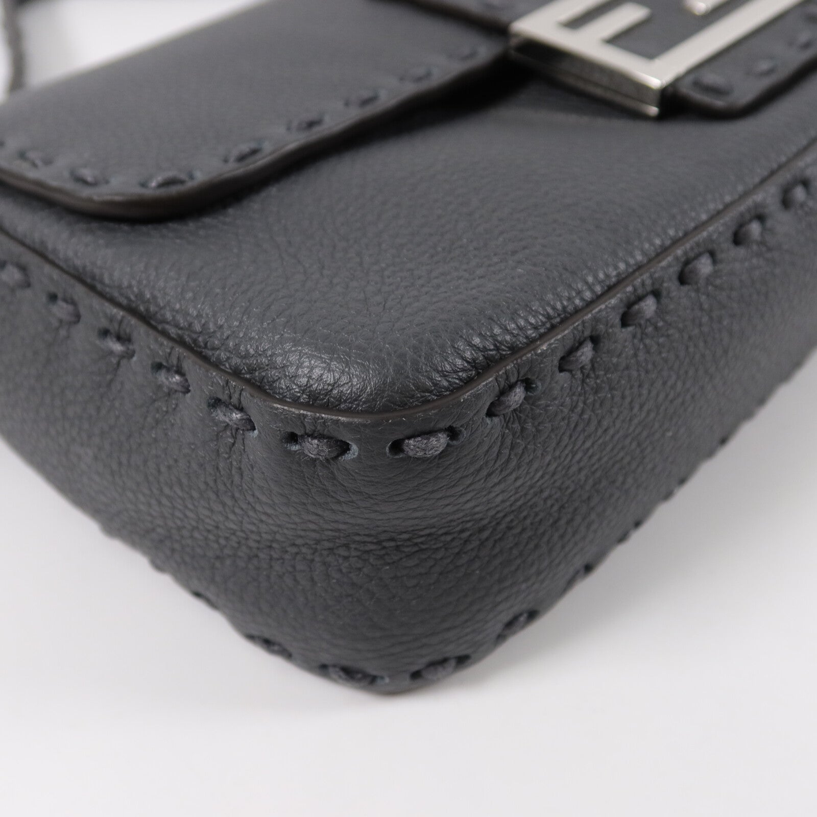 FENDI 牛皮皮革Baguette Bag手挽肩背兩用袋
