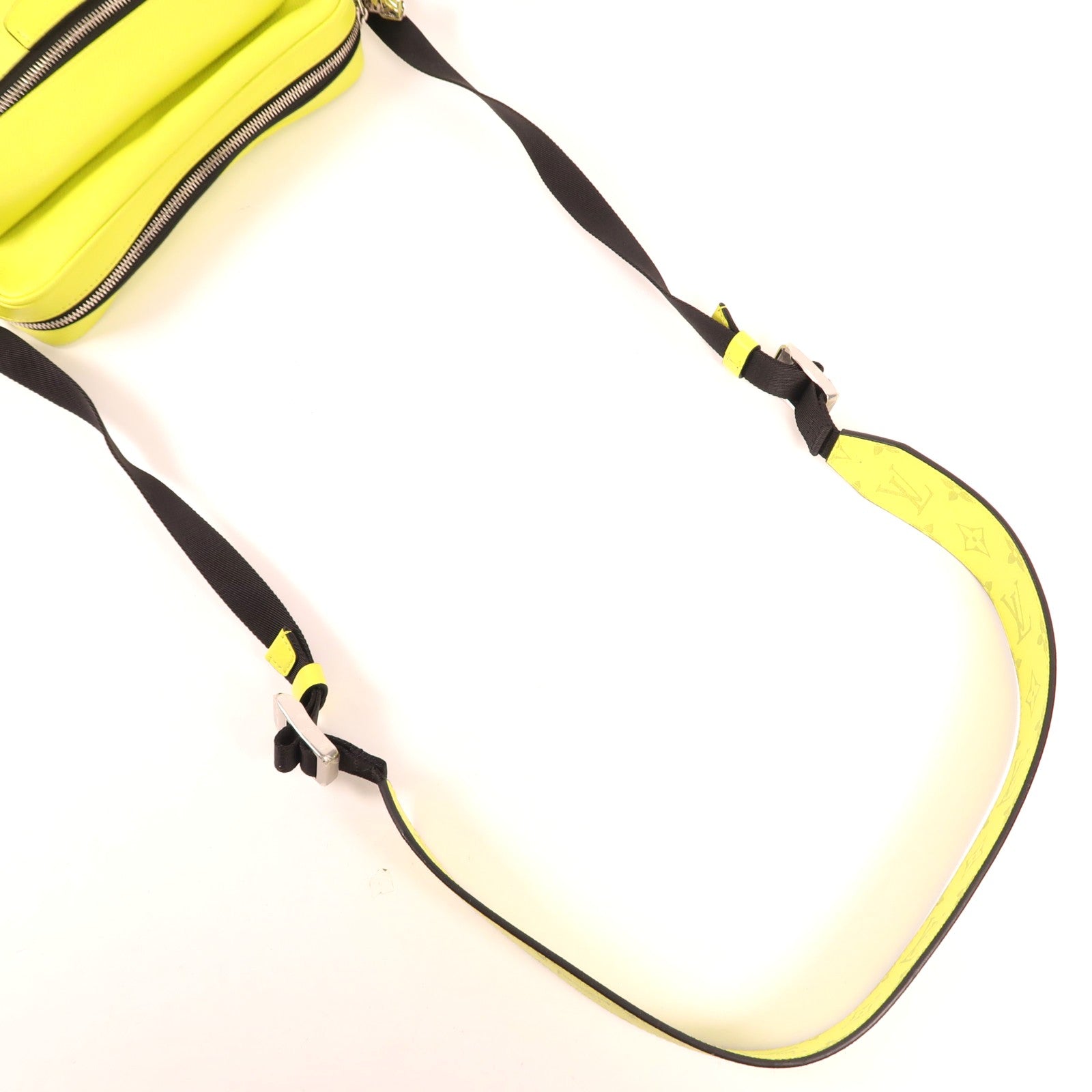 LOUIS VUITTON Monogram/Taiga皮革Outdoor銀扣肩背袋