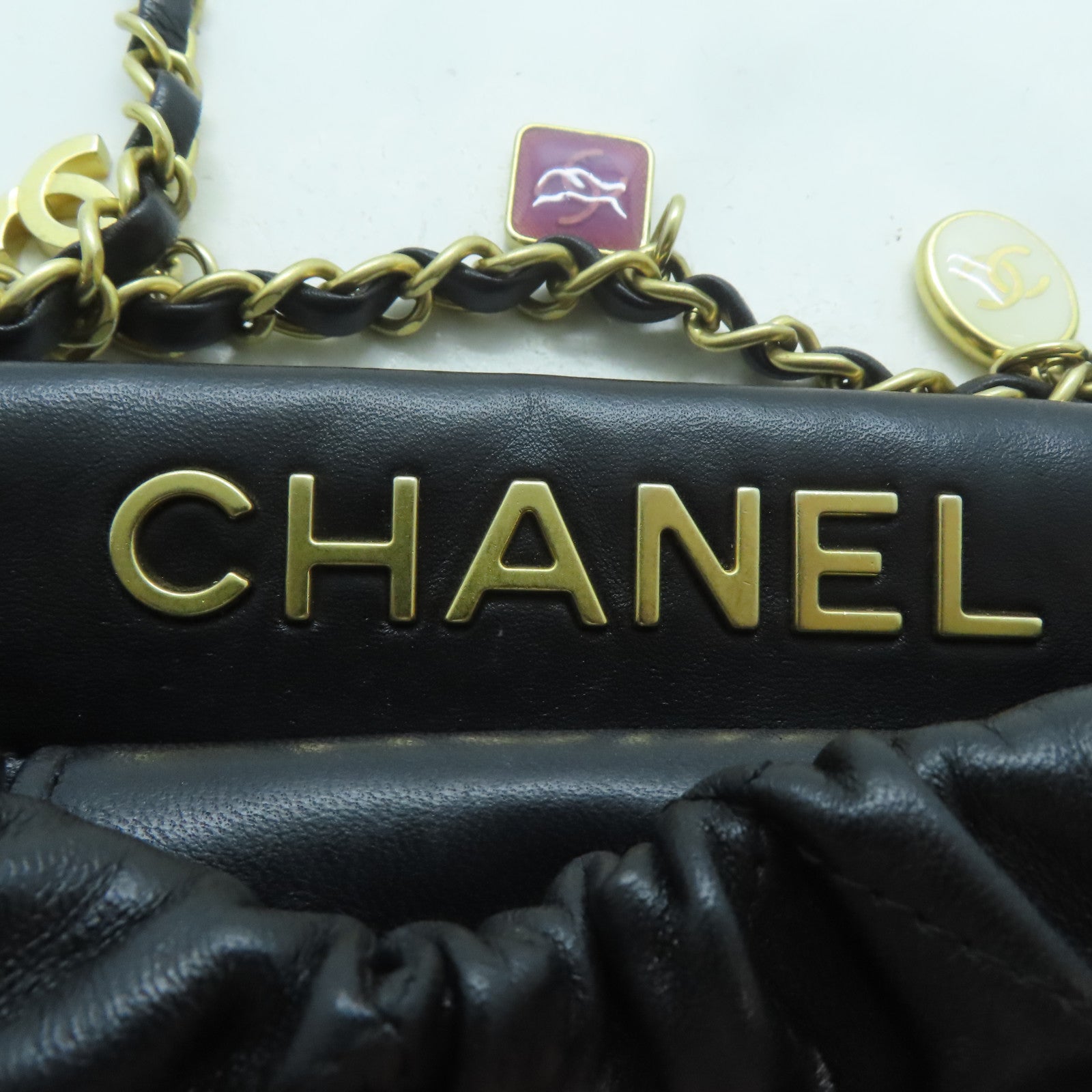 CHANEL 羊皮皮革Mini Bucket Bag金扣鏈帶手挽肩背兩用袋黑色