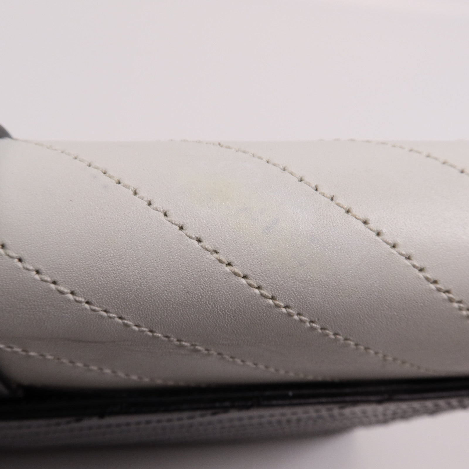 SAINT LAURENT 牛皮皮革Chain Shoulder金扣鏈帶肩背袋