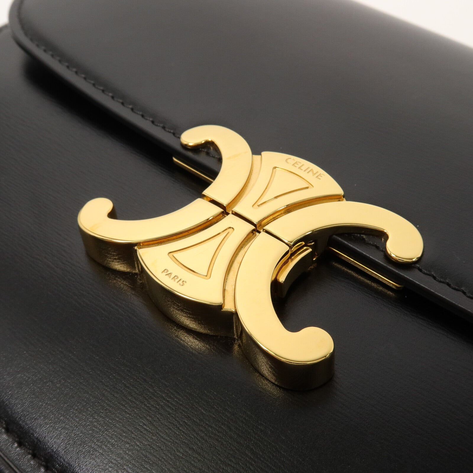 CELINE 牛皮皮革Triomphe Medium肩背袋