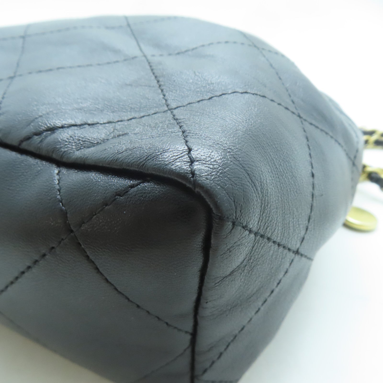 CHANEL 羊皮皮革Mini Bucket Bag金扣鏈帶手挽肩背兩用袋黑色