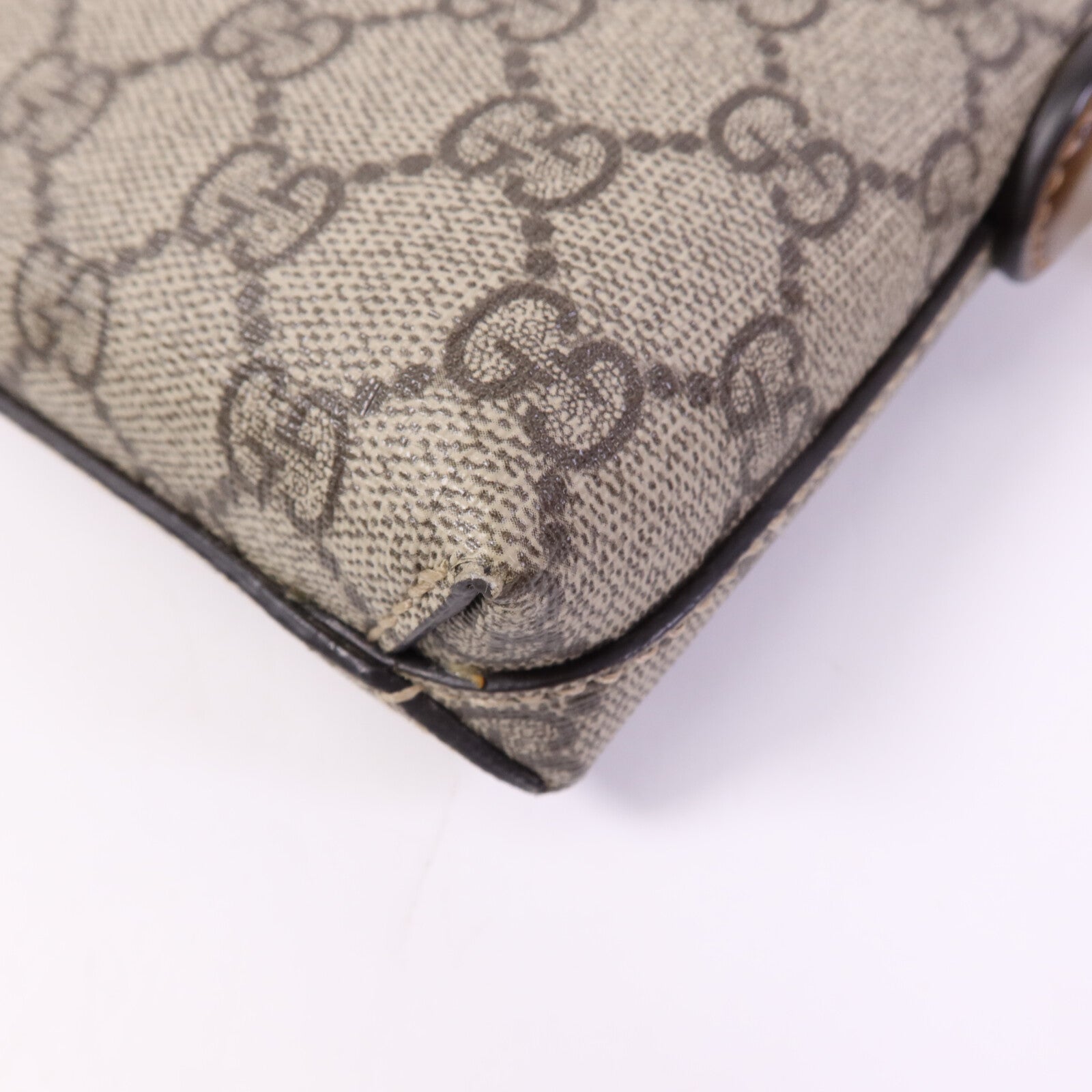 GUCCI 塗層帆布Interlocking G Messenger Bag金扣肩背袋