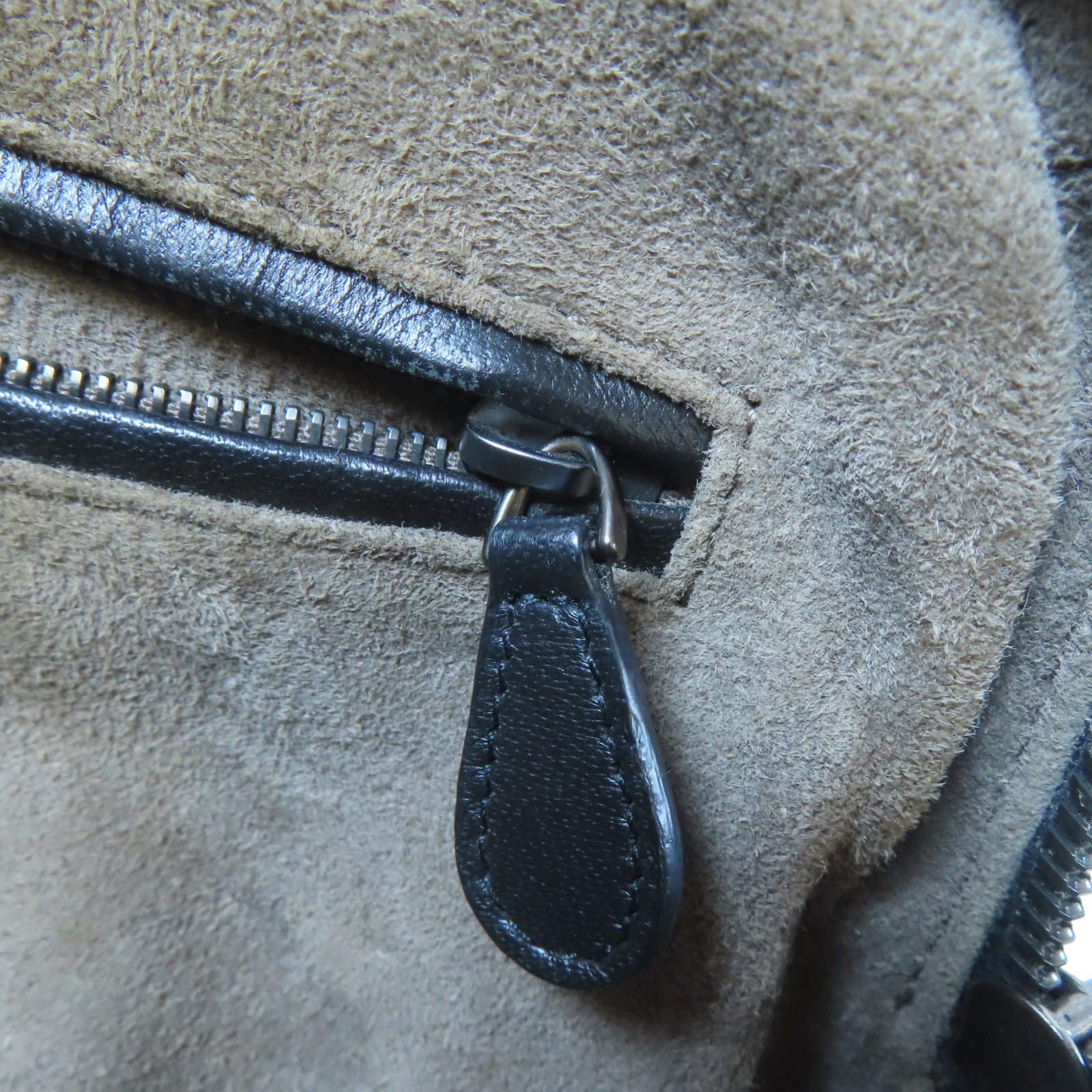 BOTTEGA VENETA 【激減優惠】皮革Shoulder Bag黑扣肩背袋黑色